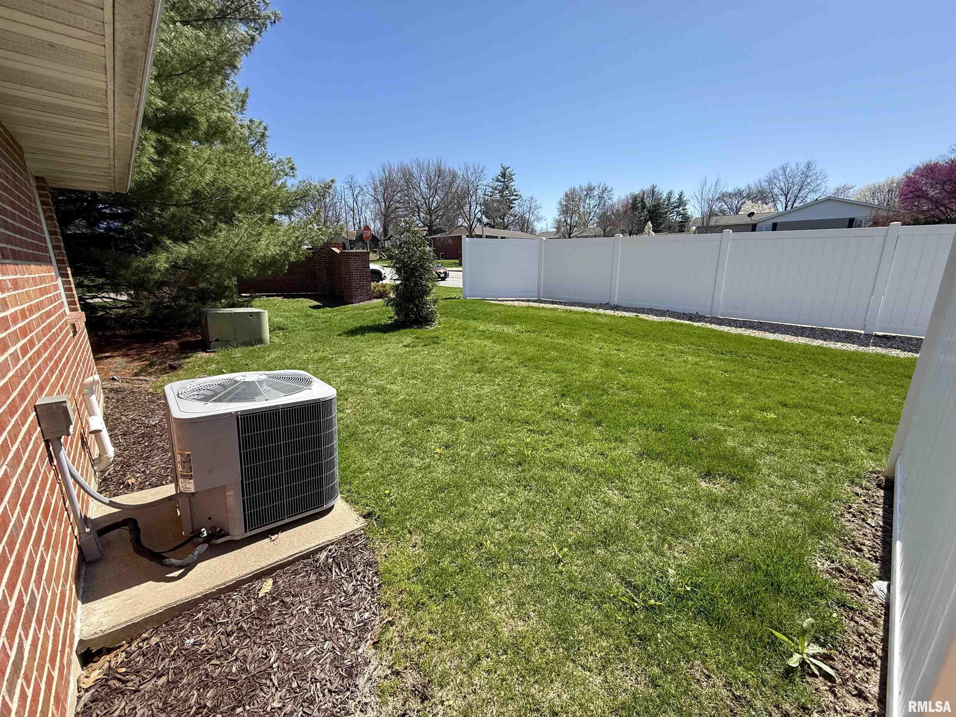 104 W Waterford Drive, Quincy, Illinois image 34