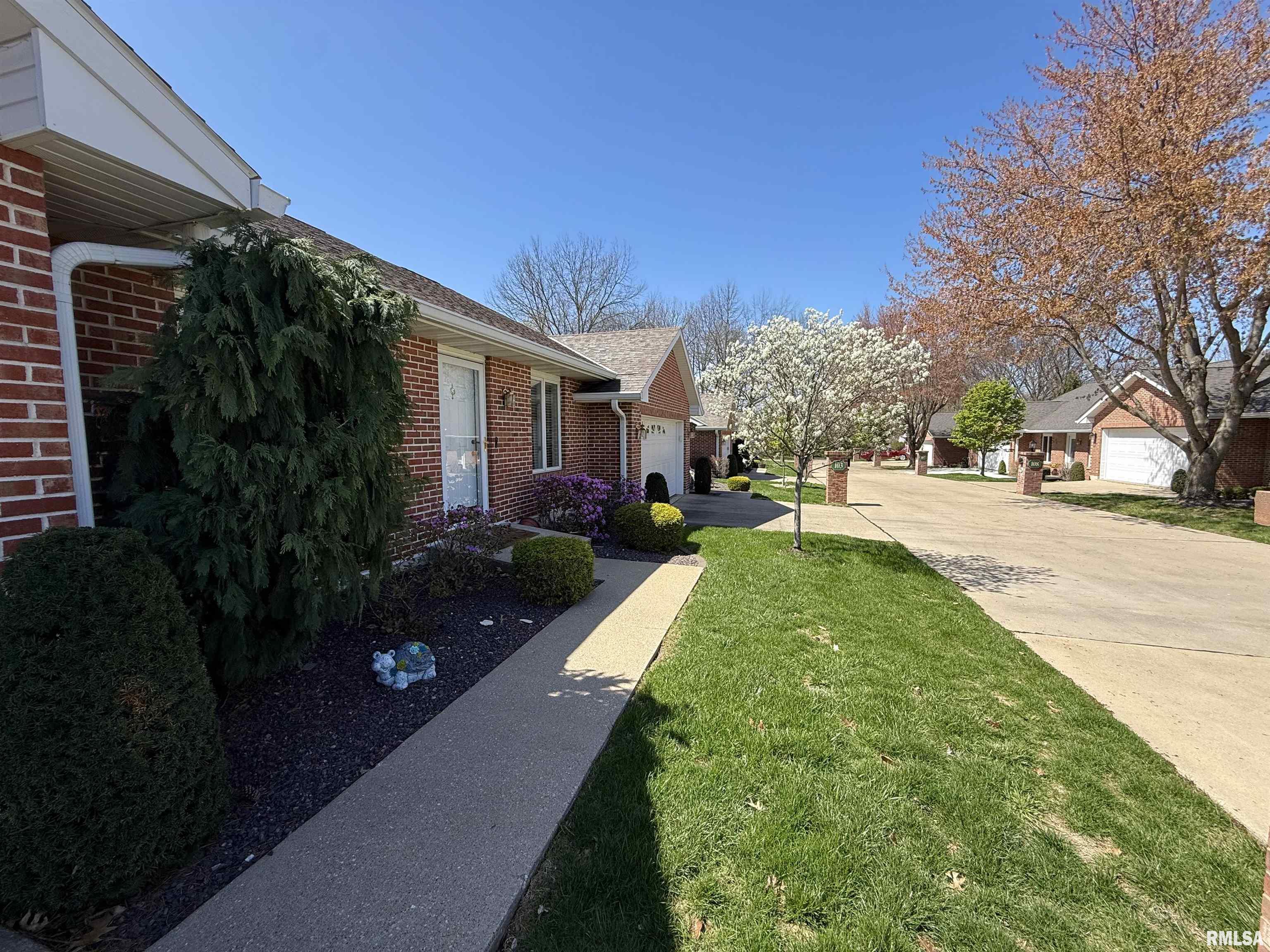 104 W Waterford Drive, Quincy, Illinois image 5