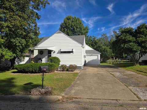Homes For Sale - 181 Van Dyke Drive<br/> Canton, IL 61520