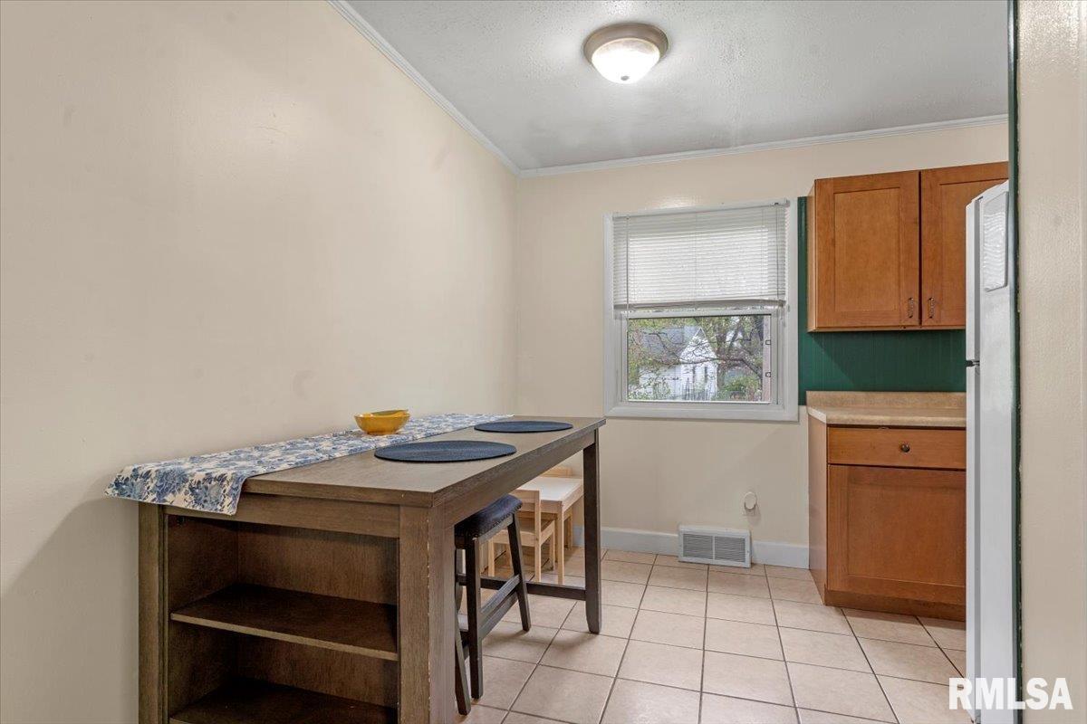 2433 Sussex Road, Springfield, Illinois image 7