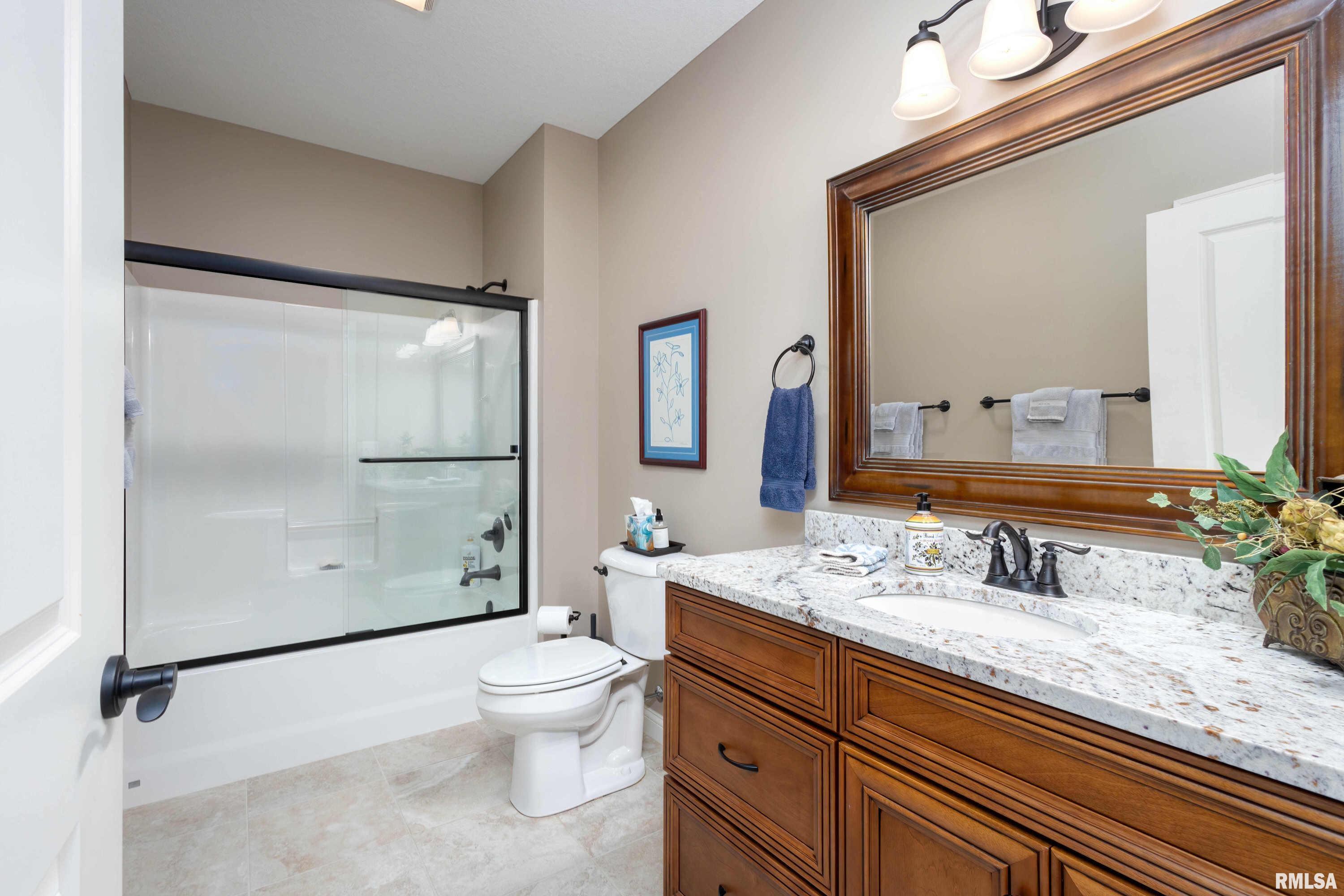 3454 Crowne Pointe Circle, Bettendorf, Iowa image 34