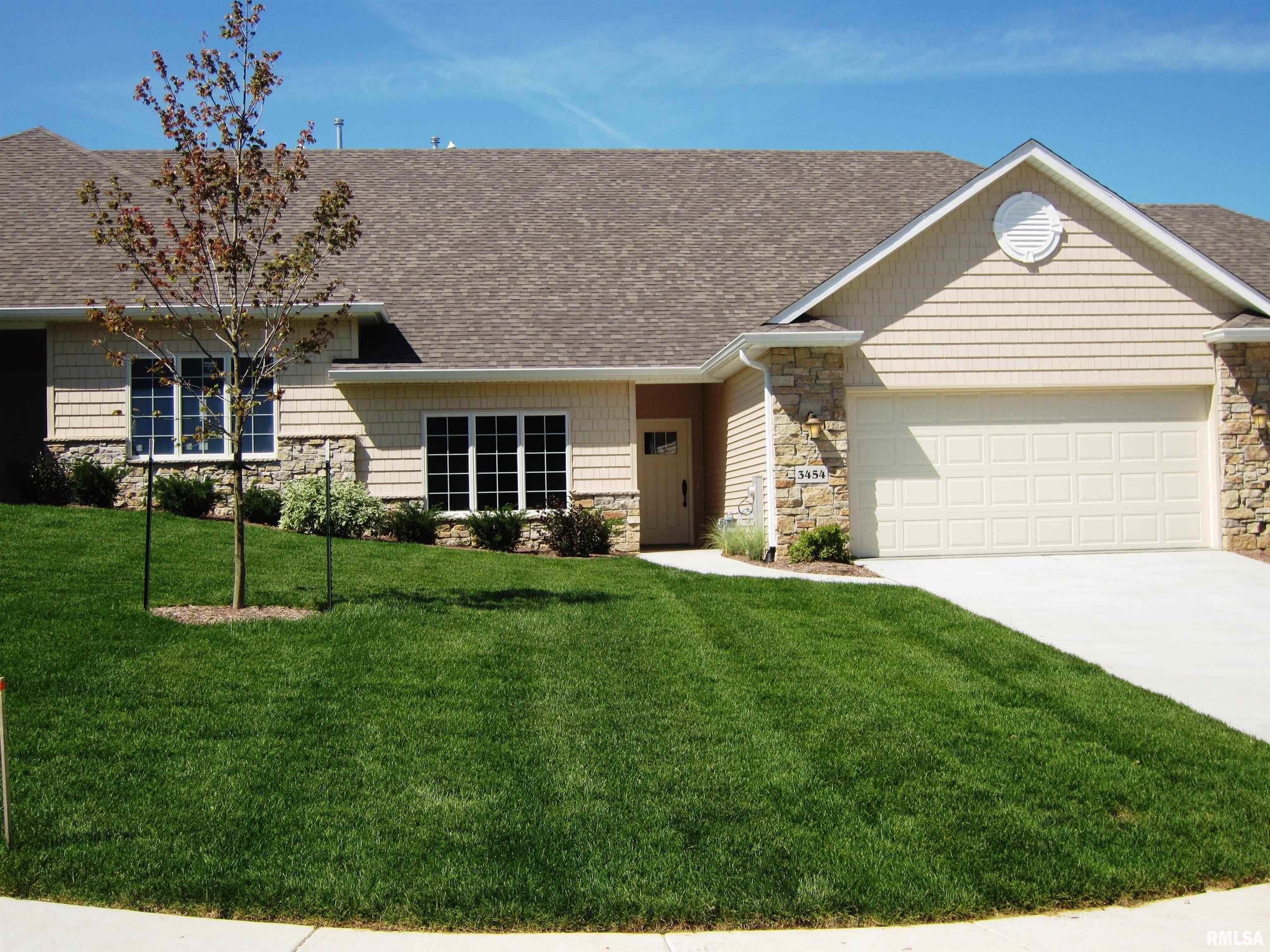 3454 Crowne Pointe Circle, Bettendorf, Iowa image 1