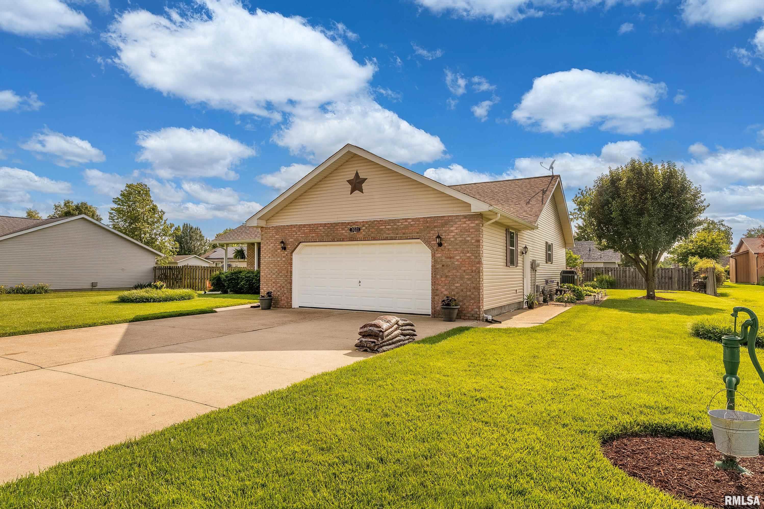 3021 Teakwood Lane, Herrin, Illinois image 2