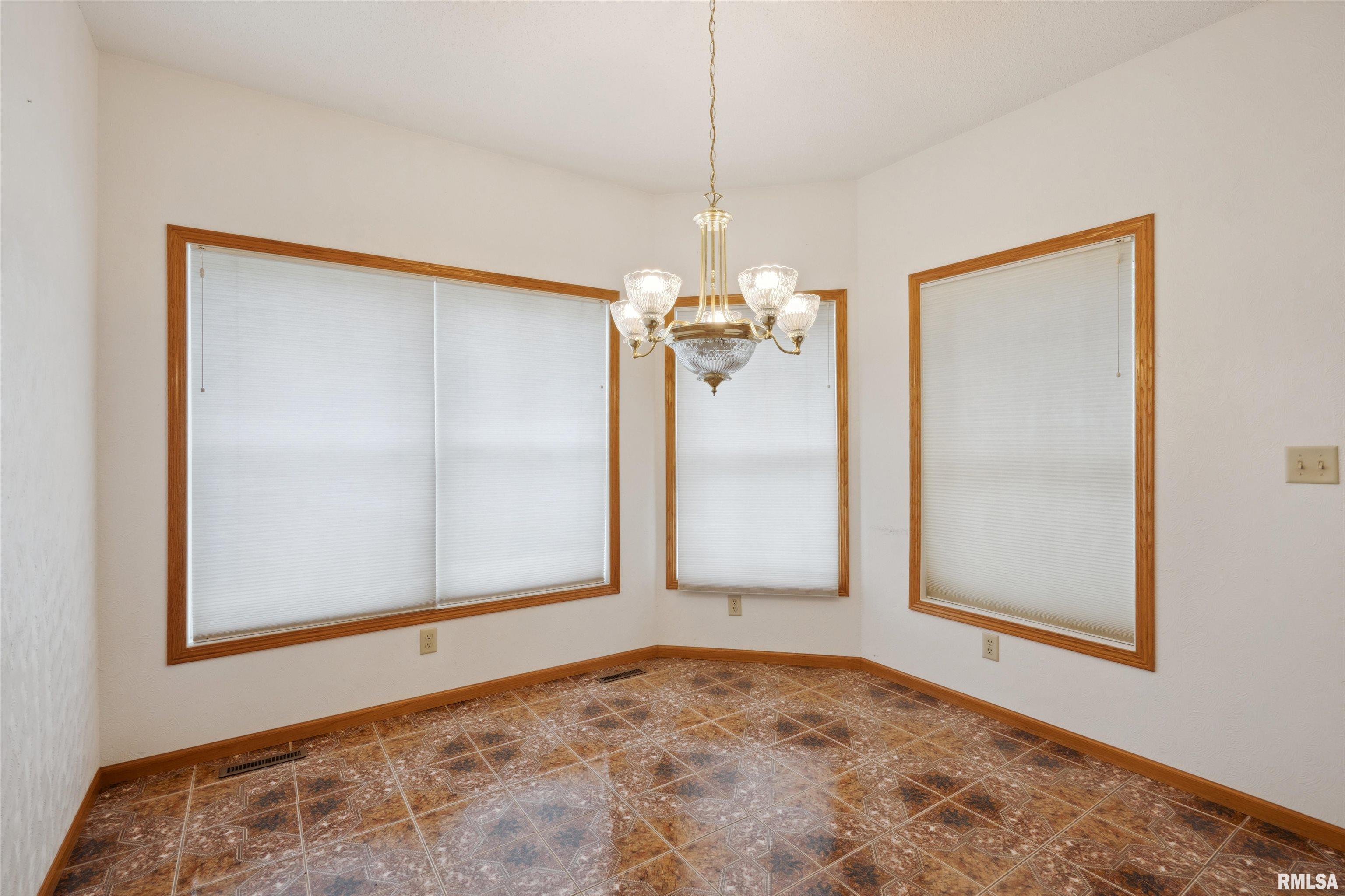 805 Mckinley Avenue, Lowden, Iowa image 6