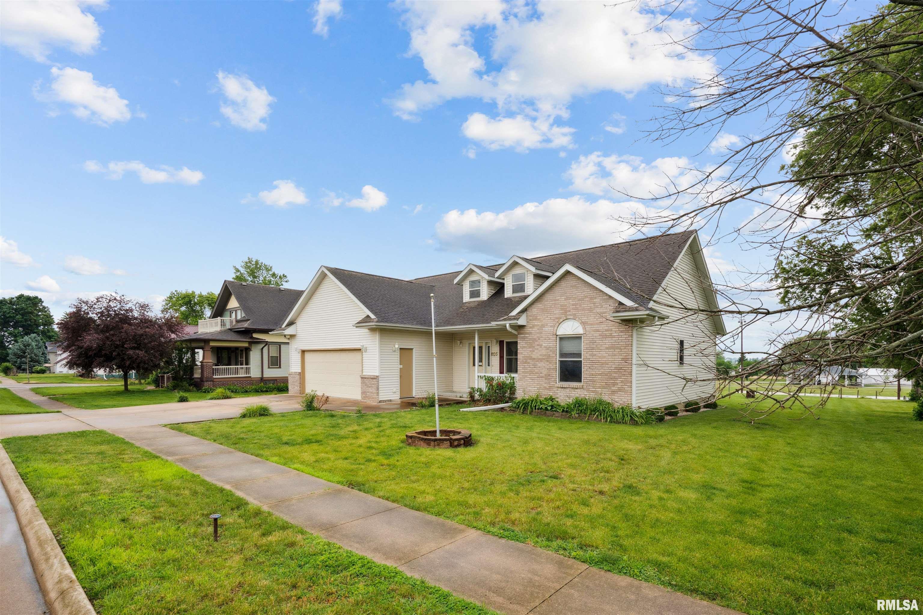 805 Mckinley Avenue, Lowden, Iowa image 2
