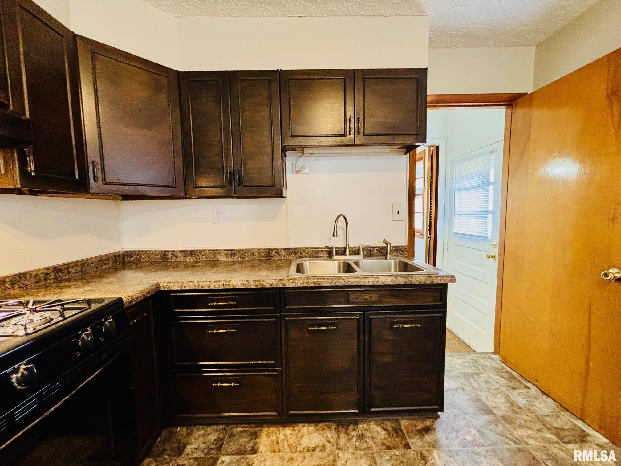 2619 W Scenic Drive, Peoria, Illinois image 9