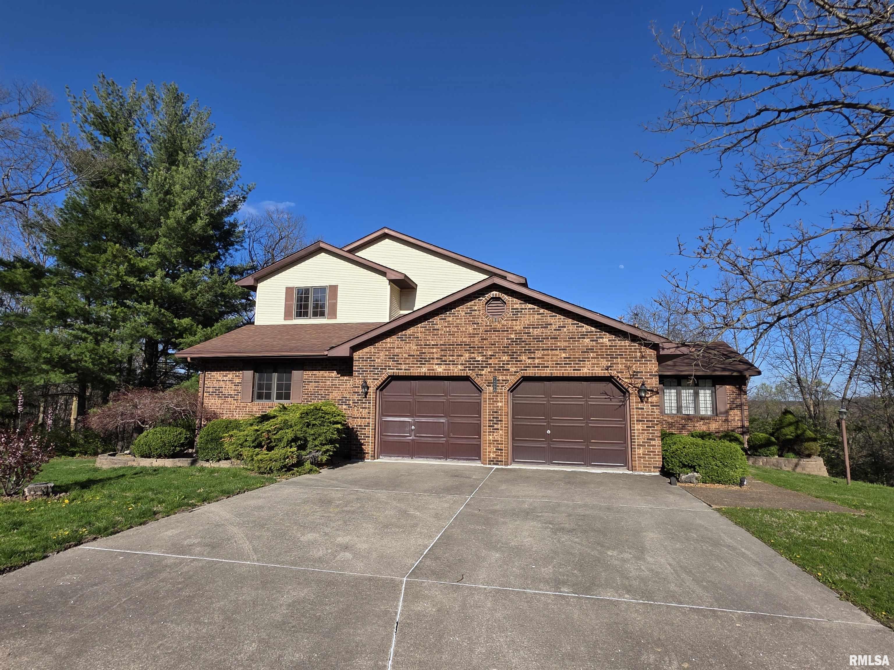 14098 Aspen Drive, Carlinville, Illinois image 1