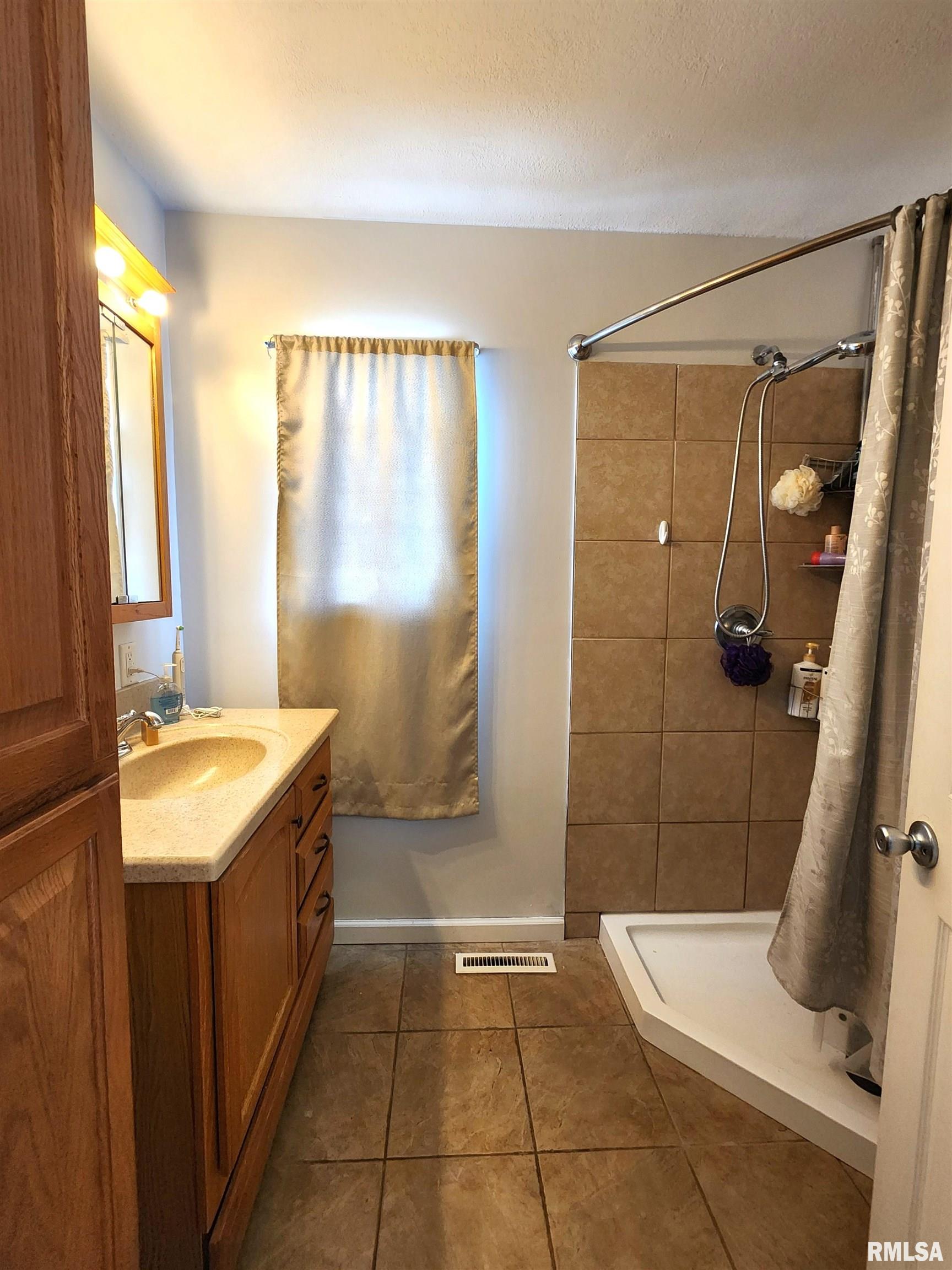 215 N Oakwood Avenue, Geneseo, Illinois image 12