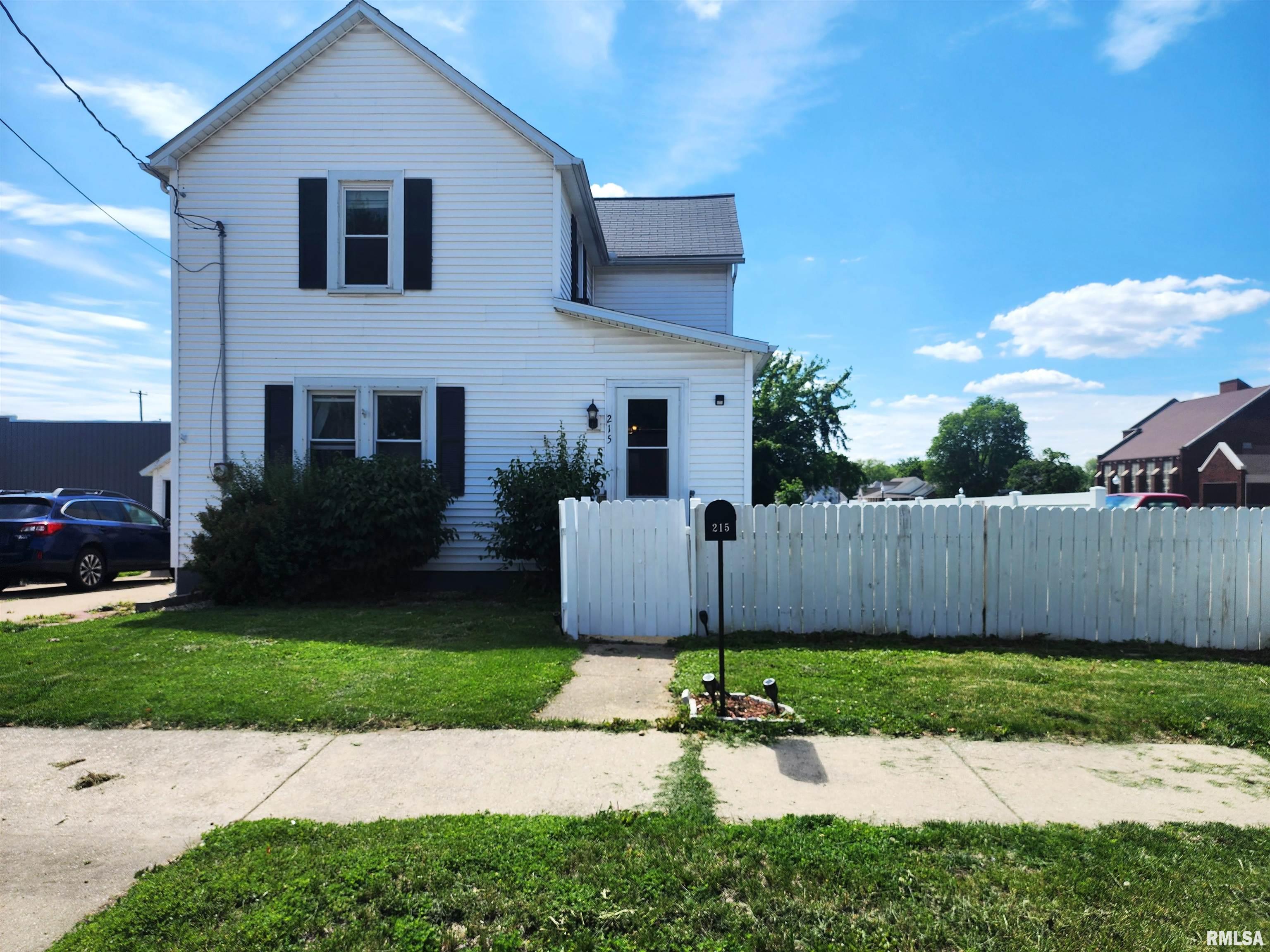 215 N Oakwood Avenue, Geneseo, Illinois image 1