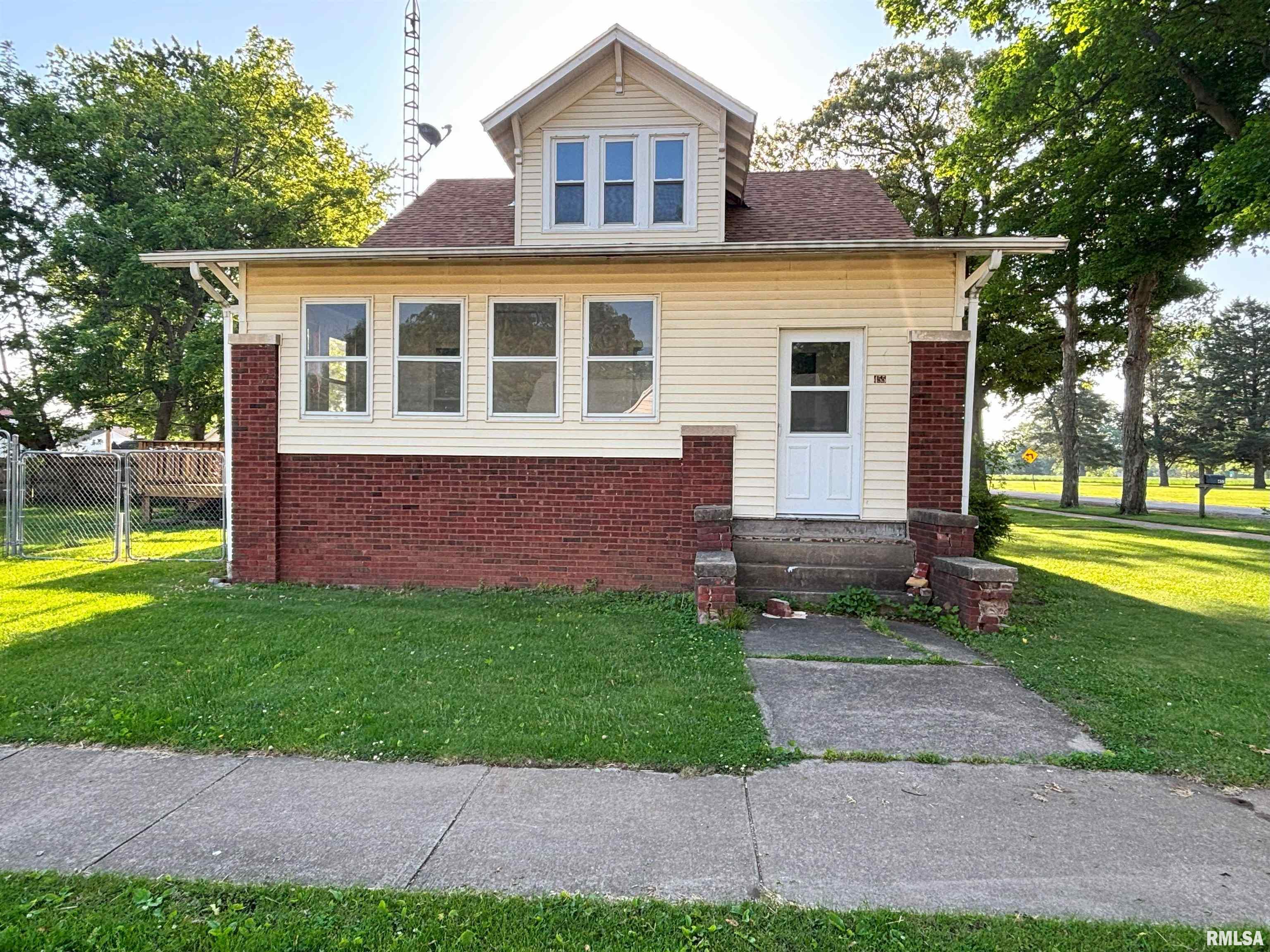 445 S Cleveland Avenue, Greenview, Illinois image 2