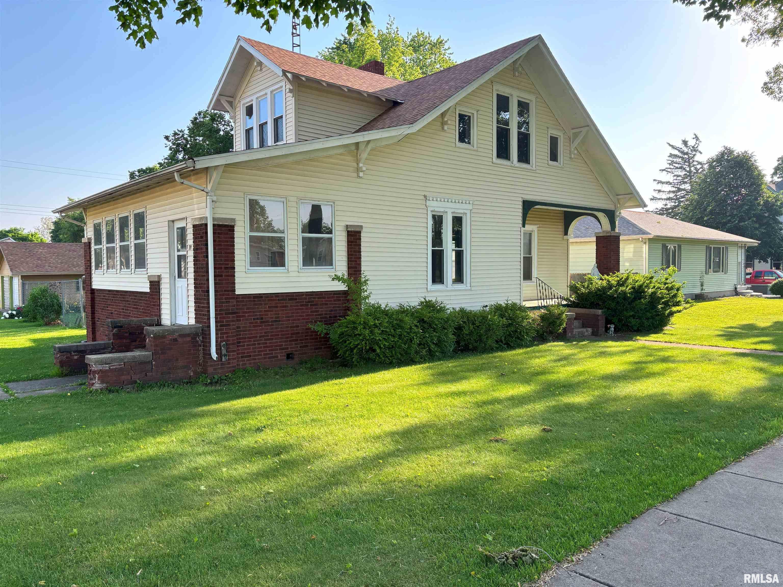 445 S Cleveland Avenue, Greenview, Illinois image 1