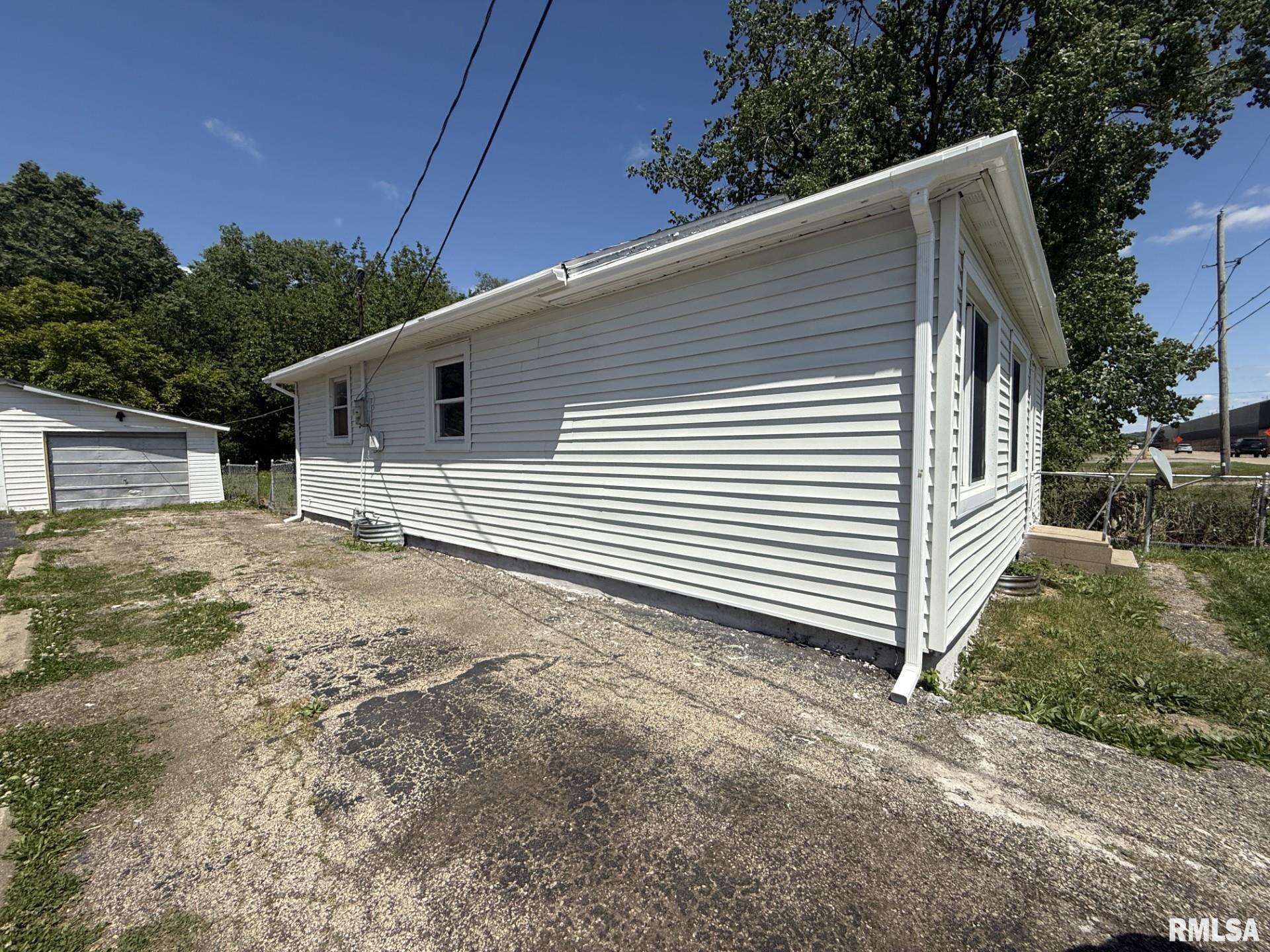 528 Cass Street, East Peoria, Illinois image 4
