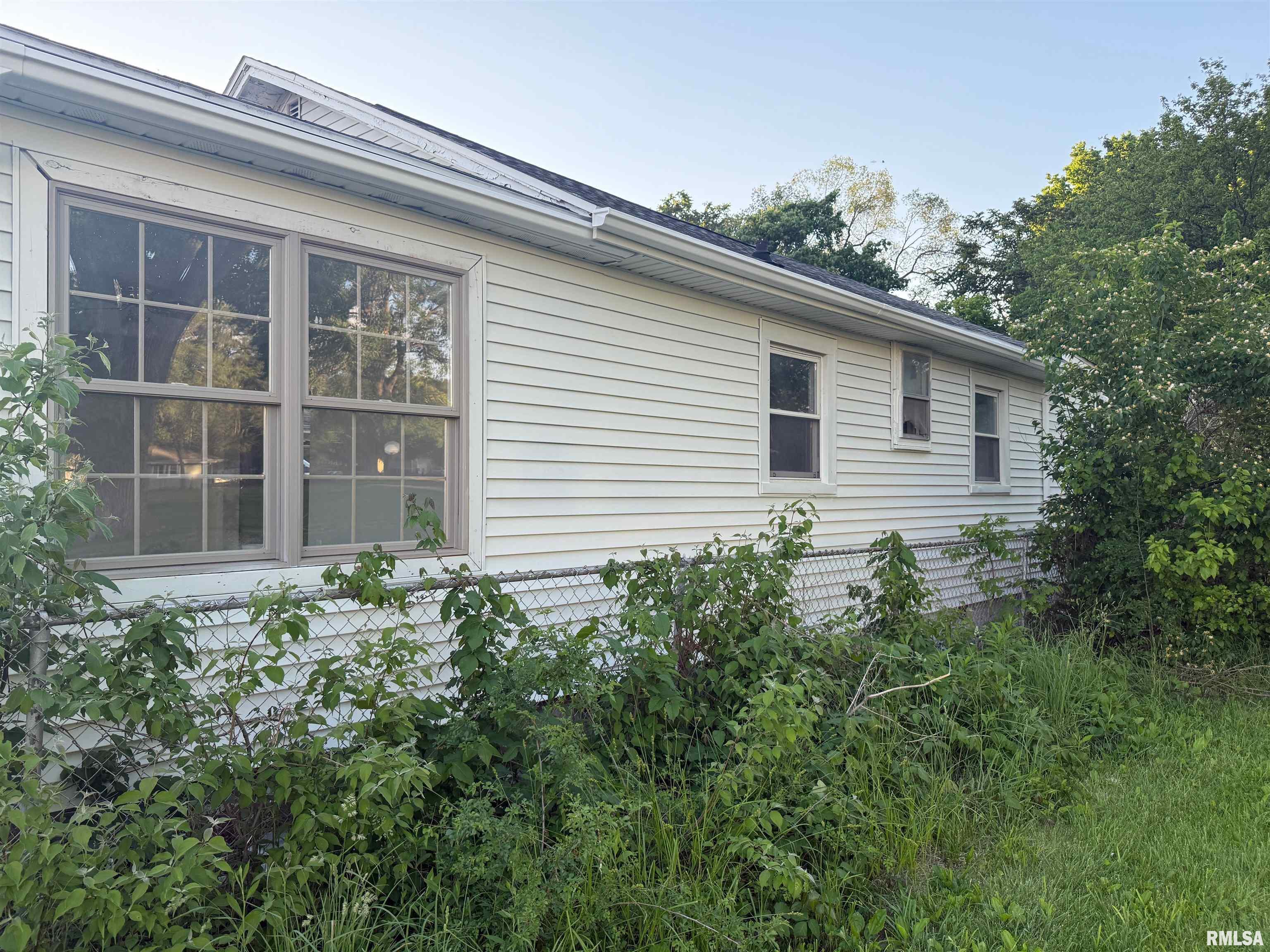 528 Cass Street, East Peoria, Illinois image 5