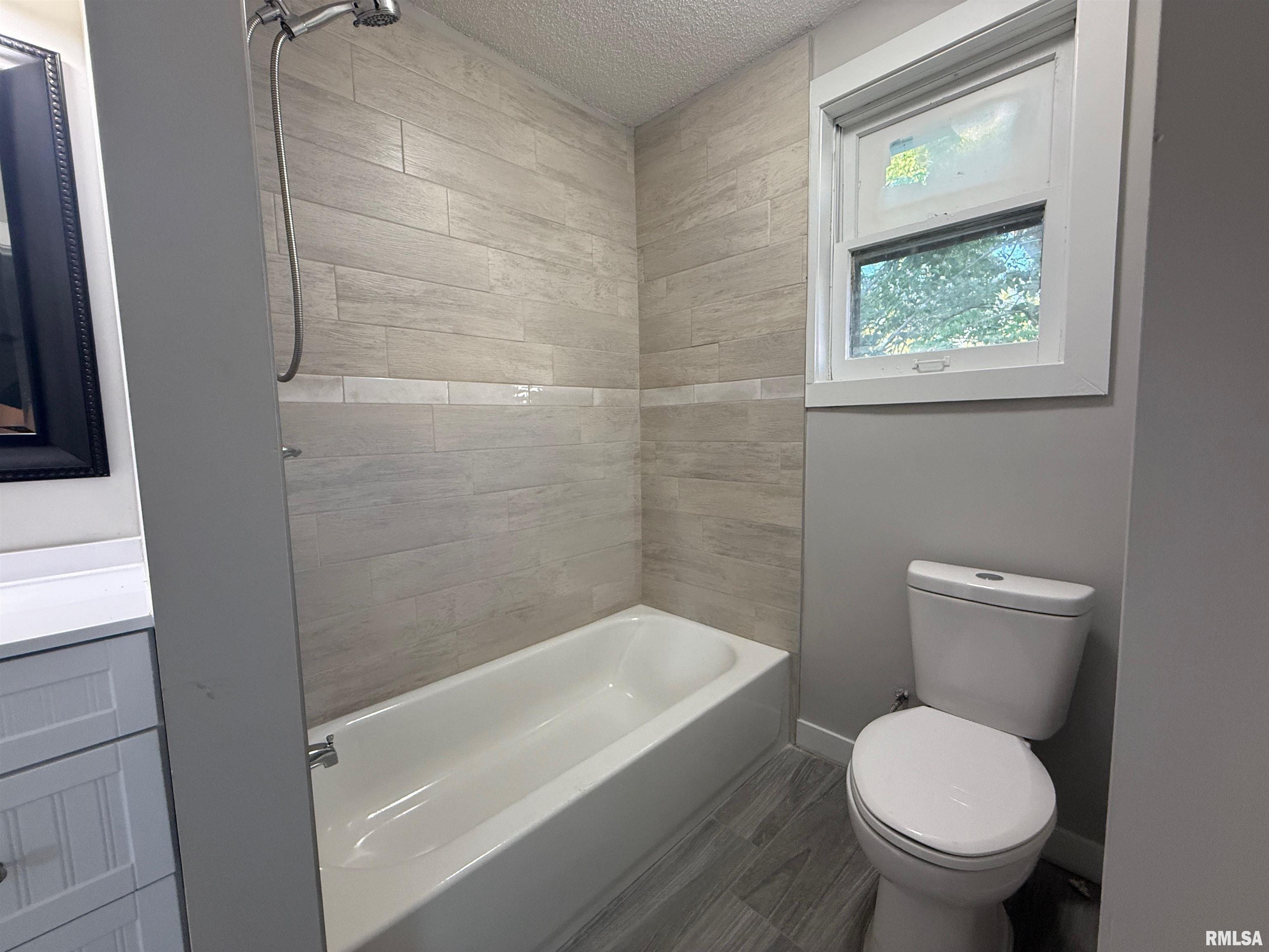 528 Cass Street, East Peoria, Illinois image 27