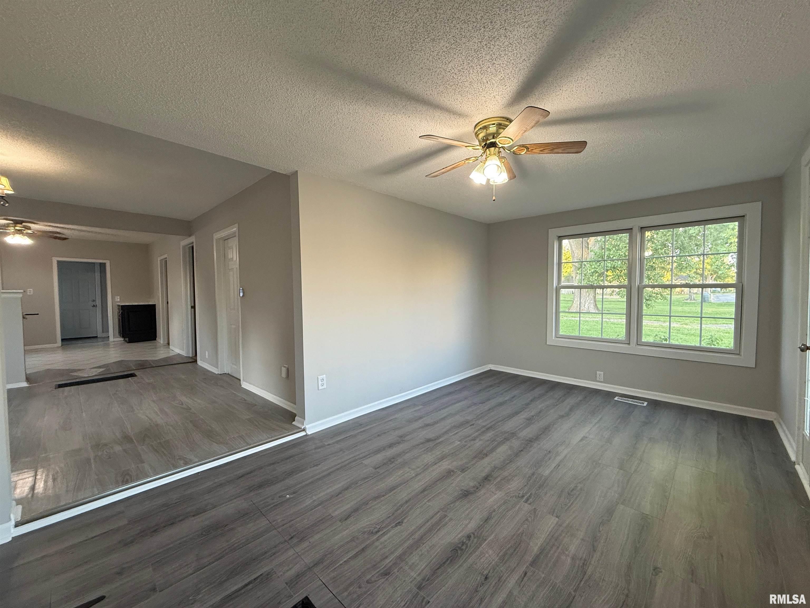 528 Cass Street, East Peoria, Illinois image 11