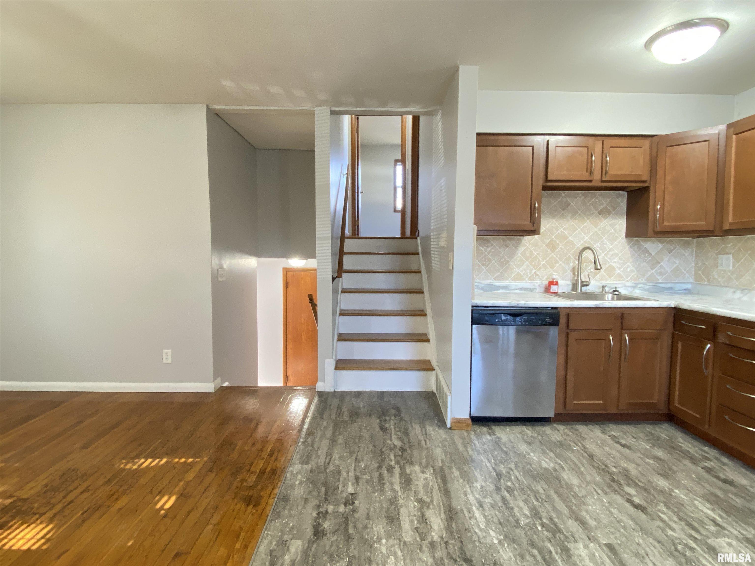 420 Jefferson Street, Auburn, Illinois image 9