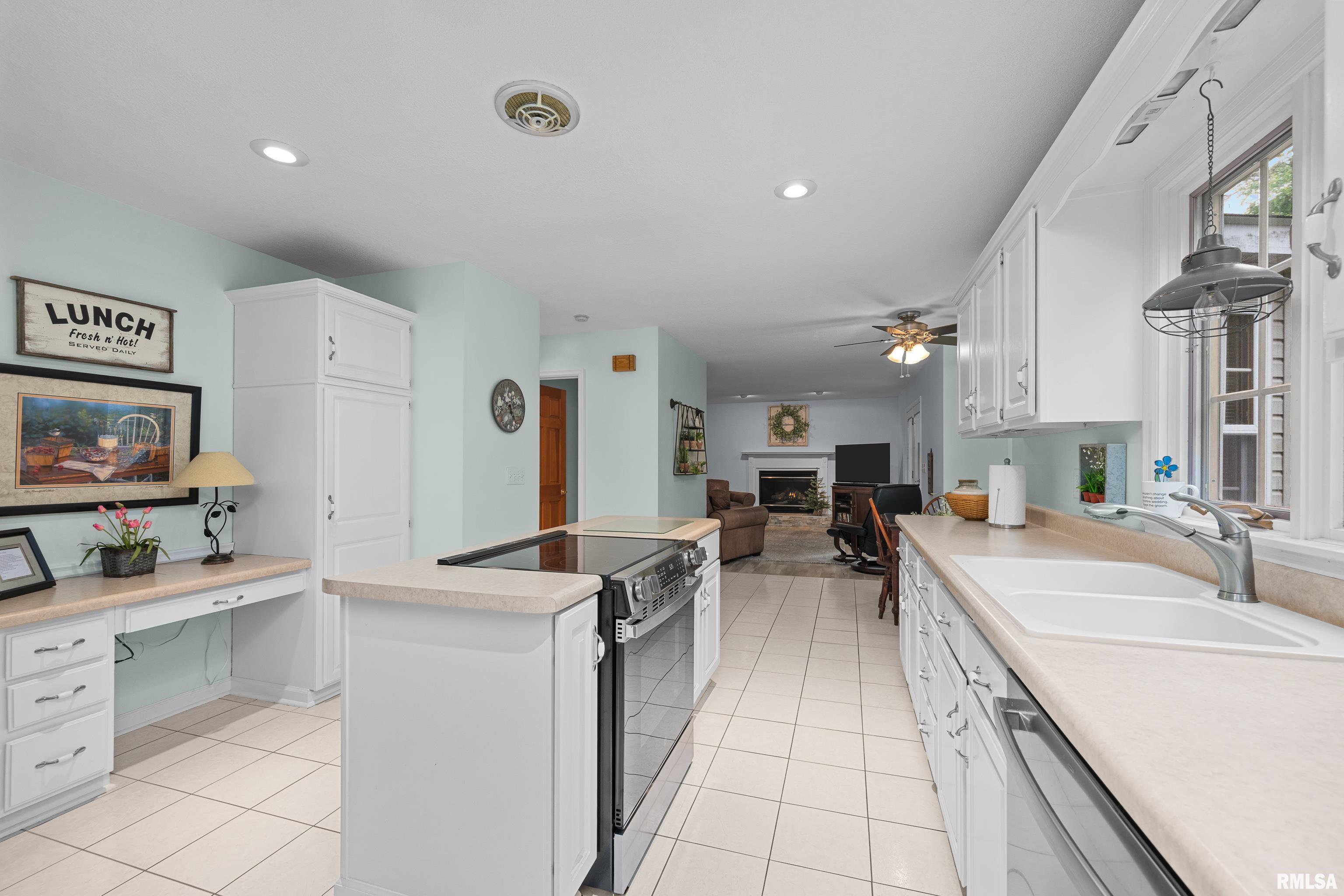 3513 33rd Street Court, Moline, Illinois image 14