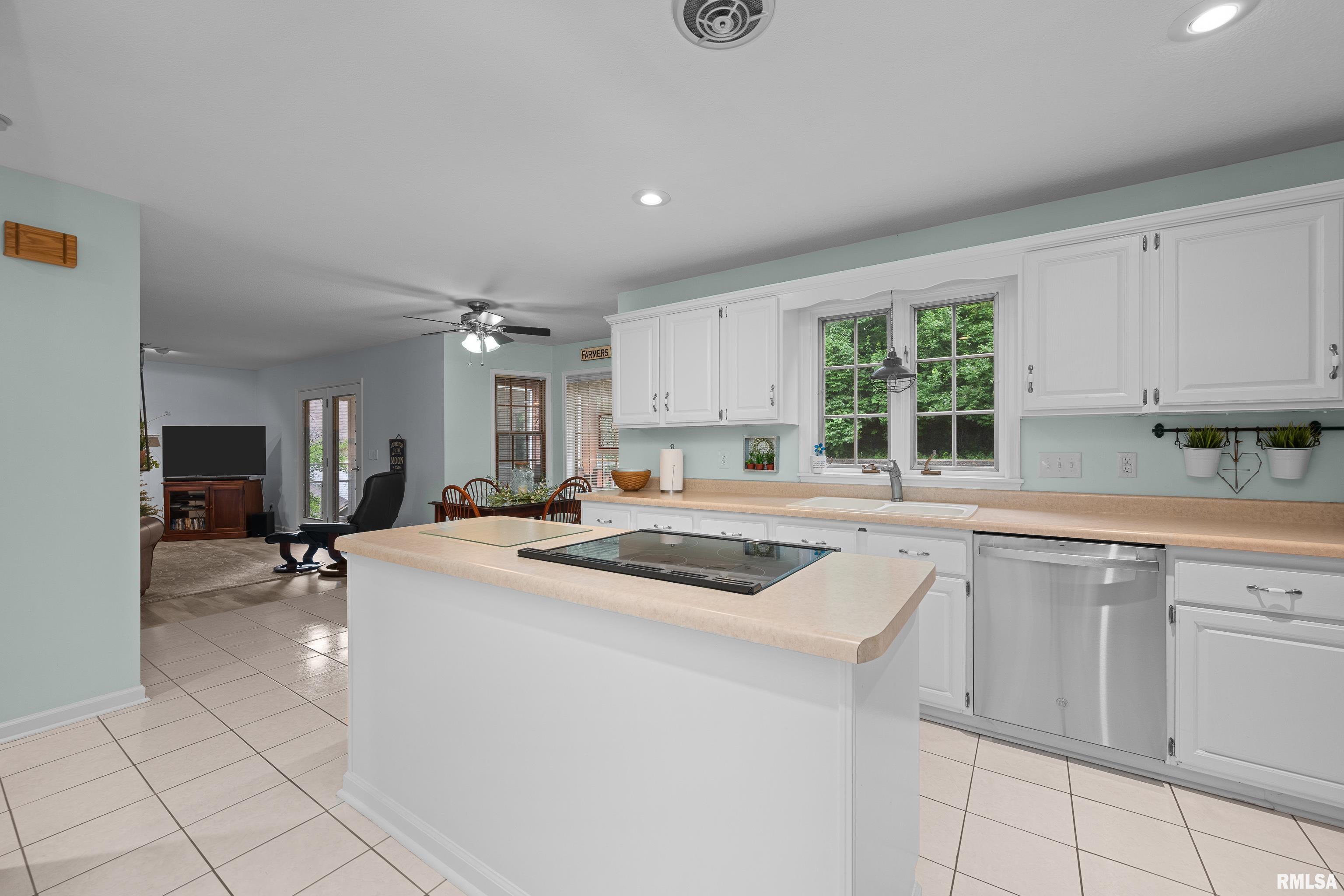 3513 33rd Street Court, Moline, Illinois image 15