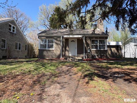 Photo of 3229 E Enos Avenue, Springfield, IL 62702 (MLS # CA1042896)