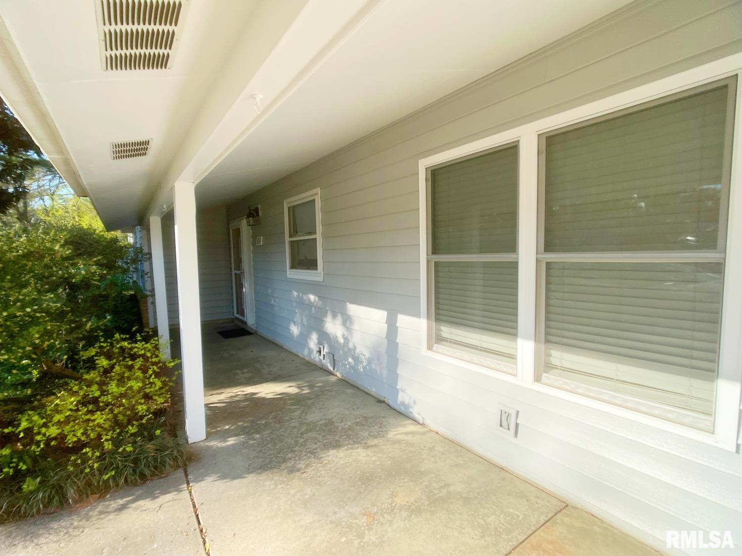 624 S Glenview Drive, Carbondale, Illinois image 2