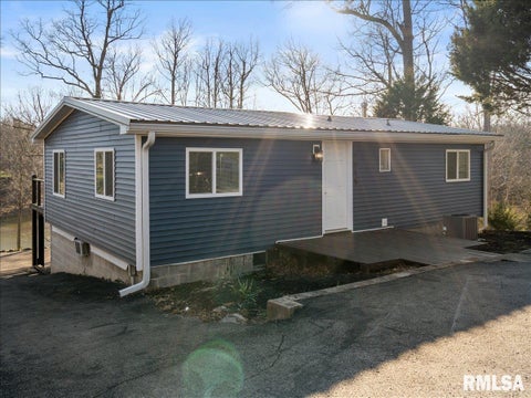 Homes For Sale - 1515 Lake Shore Drive South<br/> Goreville, IL 62939