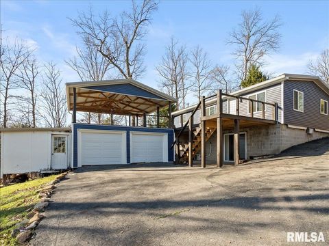Homes For Sale - 1515 Lake Shore Drive South<br/> Goreville, IL 62939