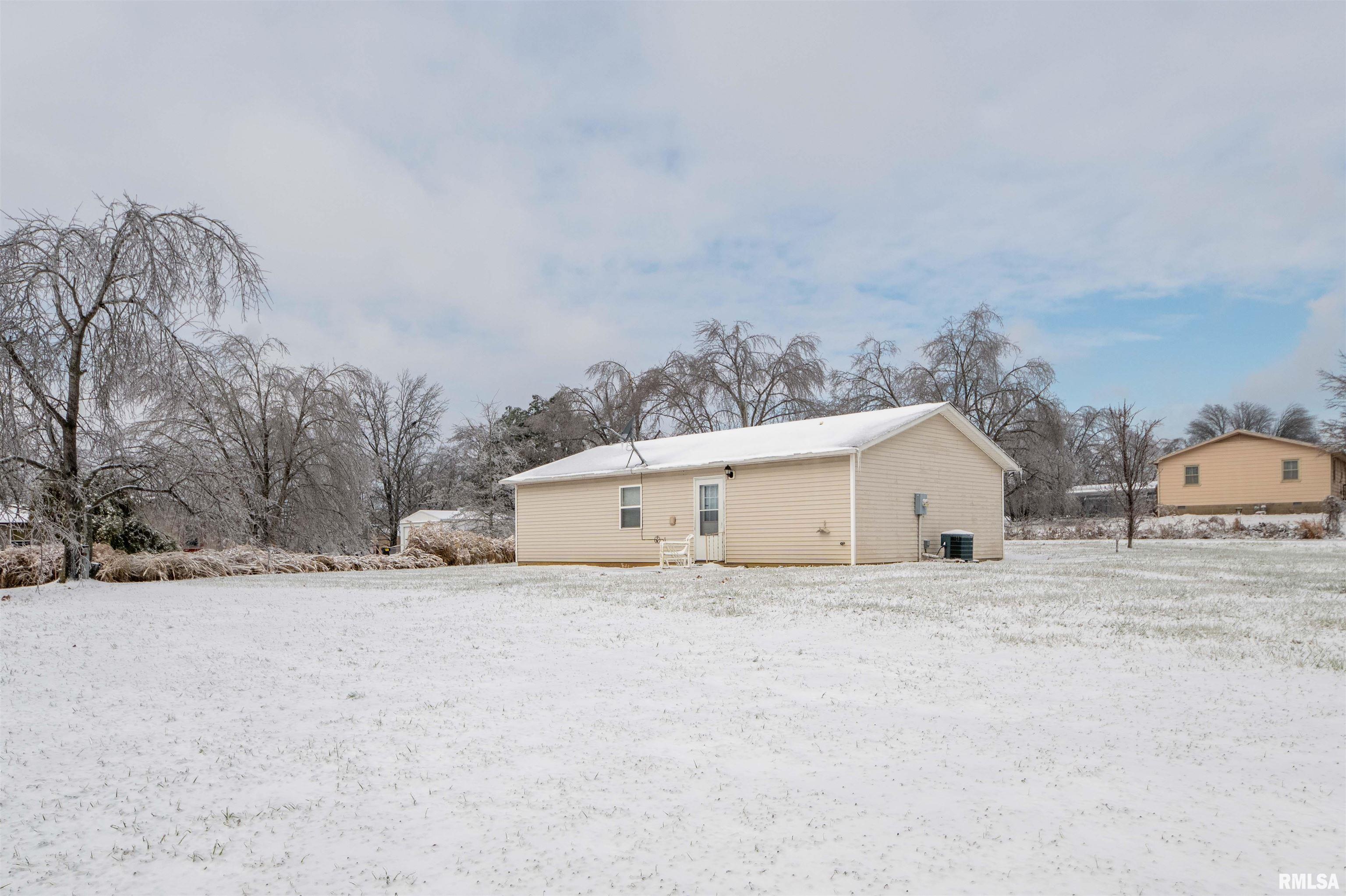 156 Karen Ann Lane, Carrier Mills, Illinois image 18