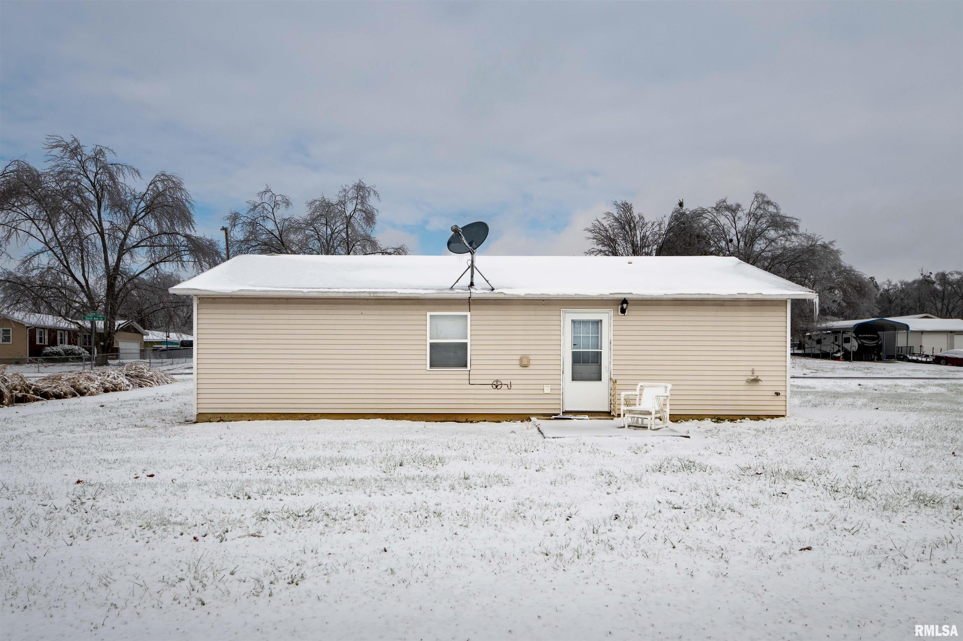 156 Karen Ann Lane, Carrier Mills, Illinois image 16