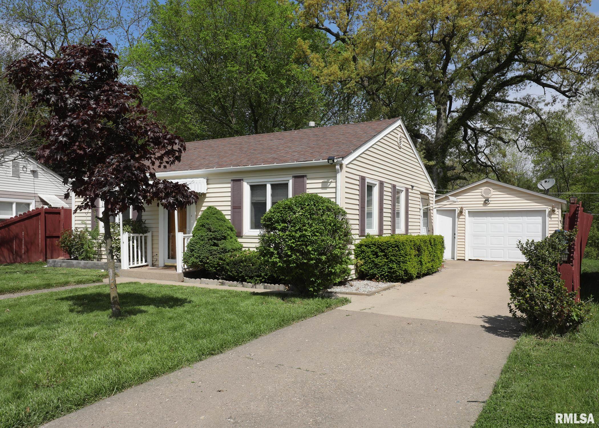 1009 38th Street, Moline, Illinois image 2