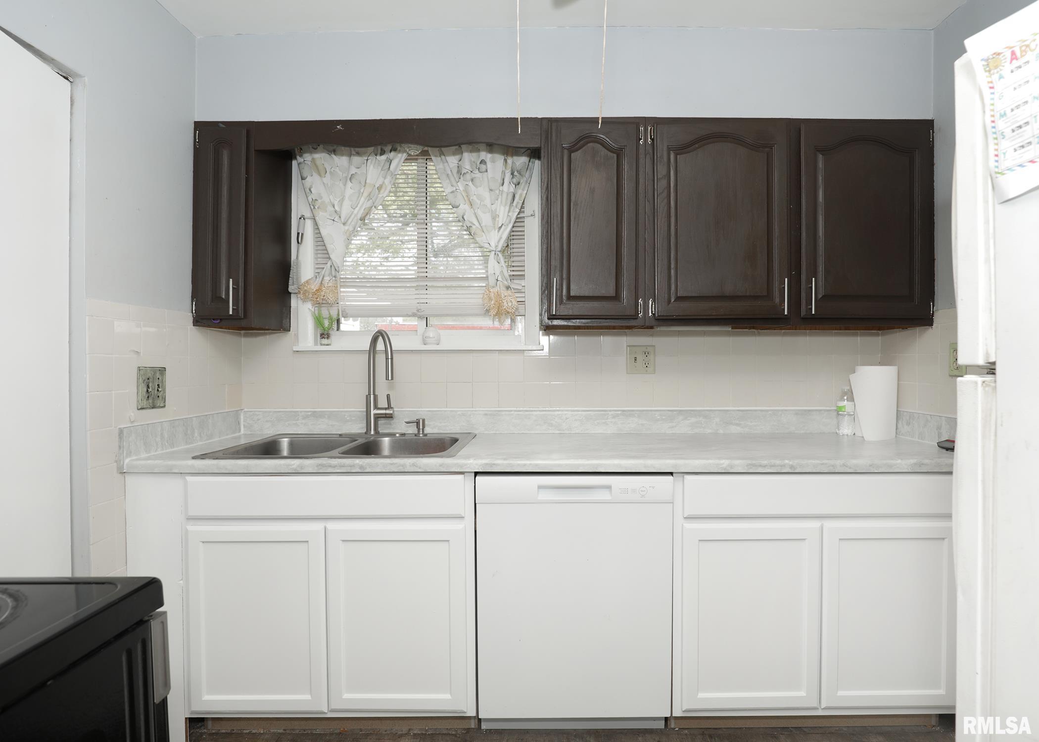 1009 38th Street, Moline, Illinois image 10