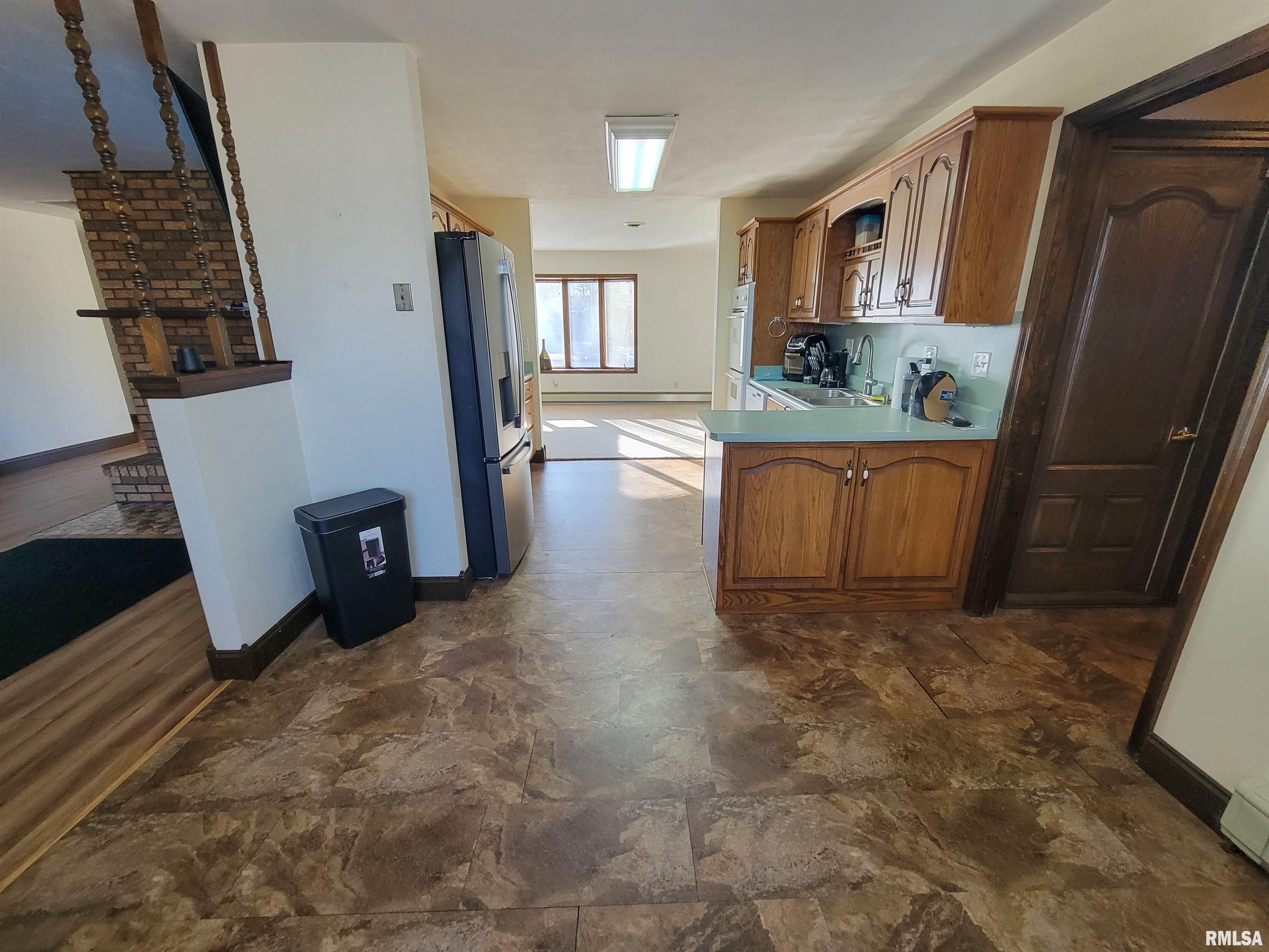 302 Country Club Estates Drive, Salem, Illinois image 18
