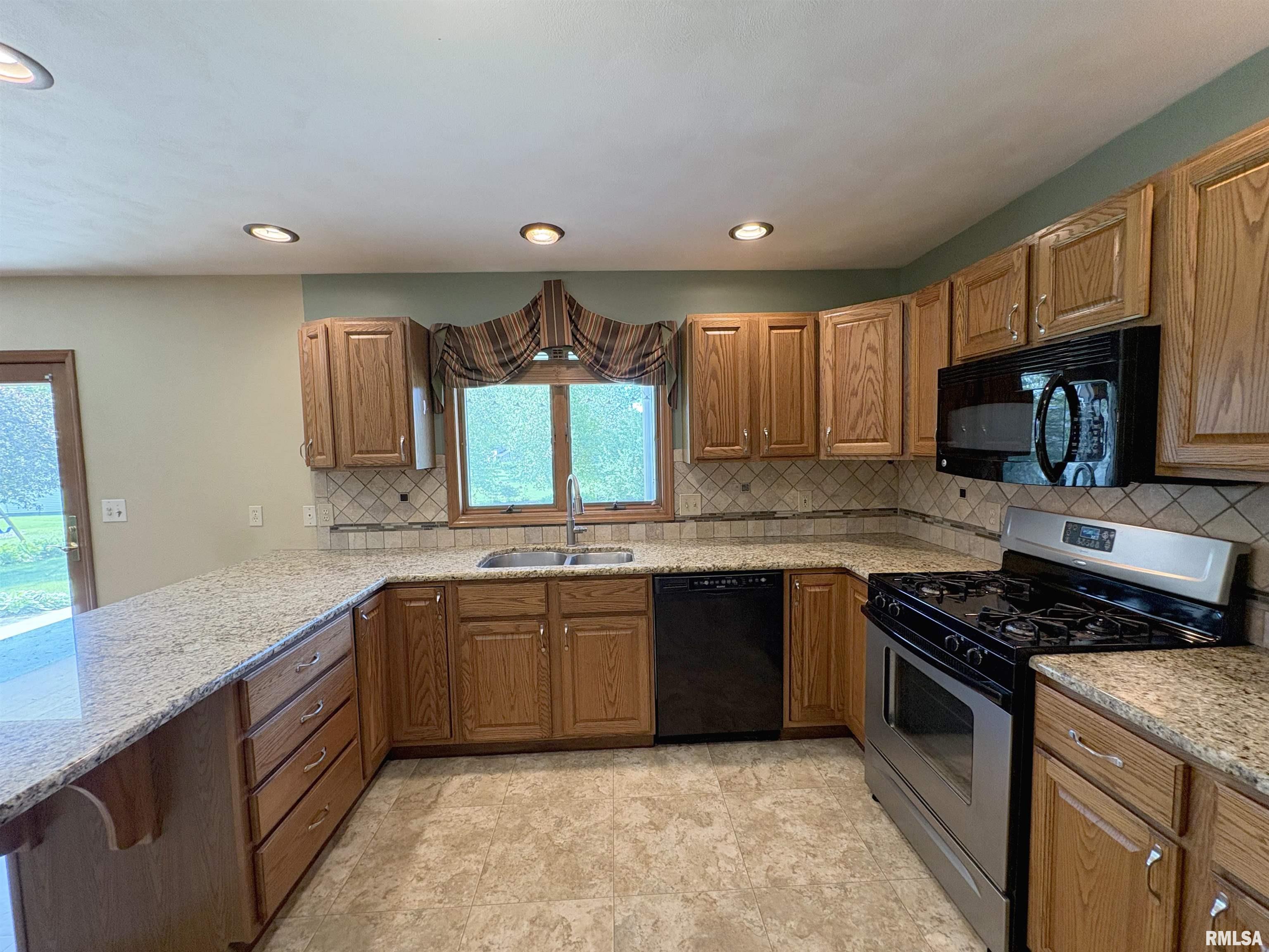 904 Dogwood Drive, Washington, Illinois image 14
