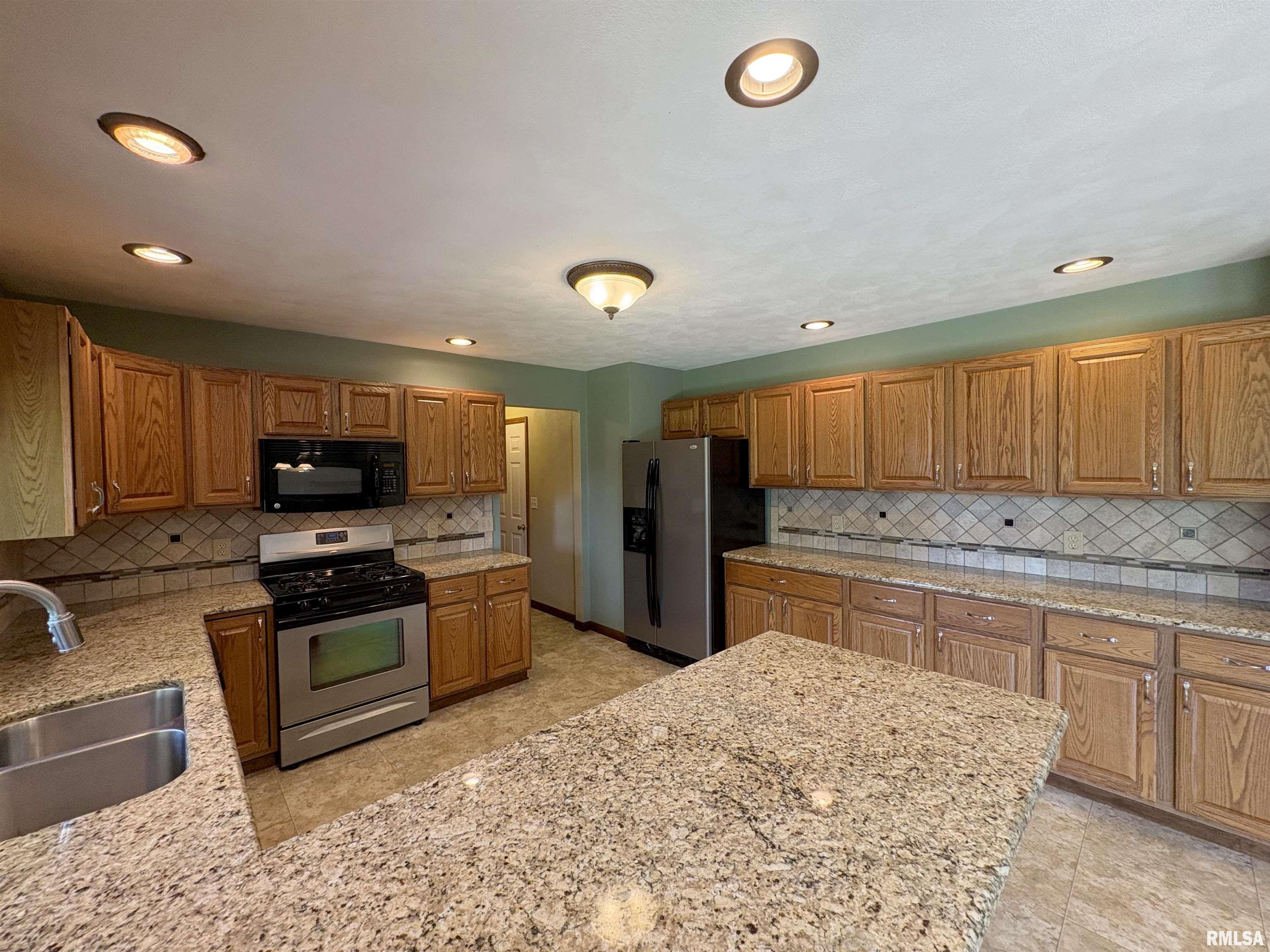 904 Dogwood Drive, Washington, Illinois image 13