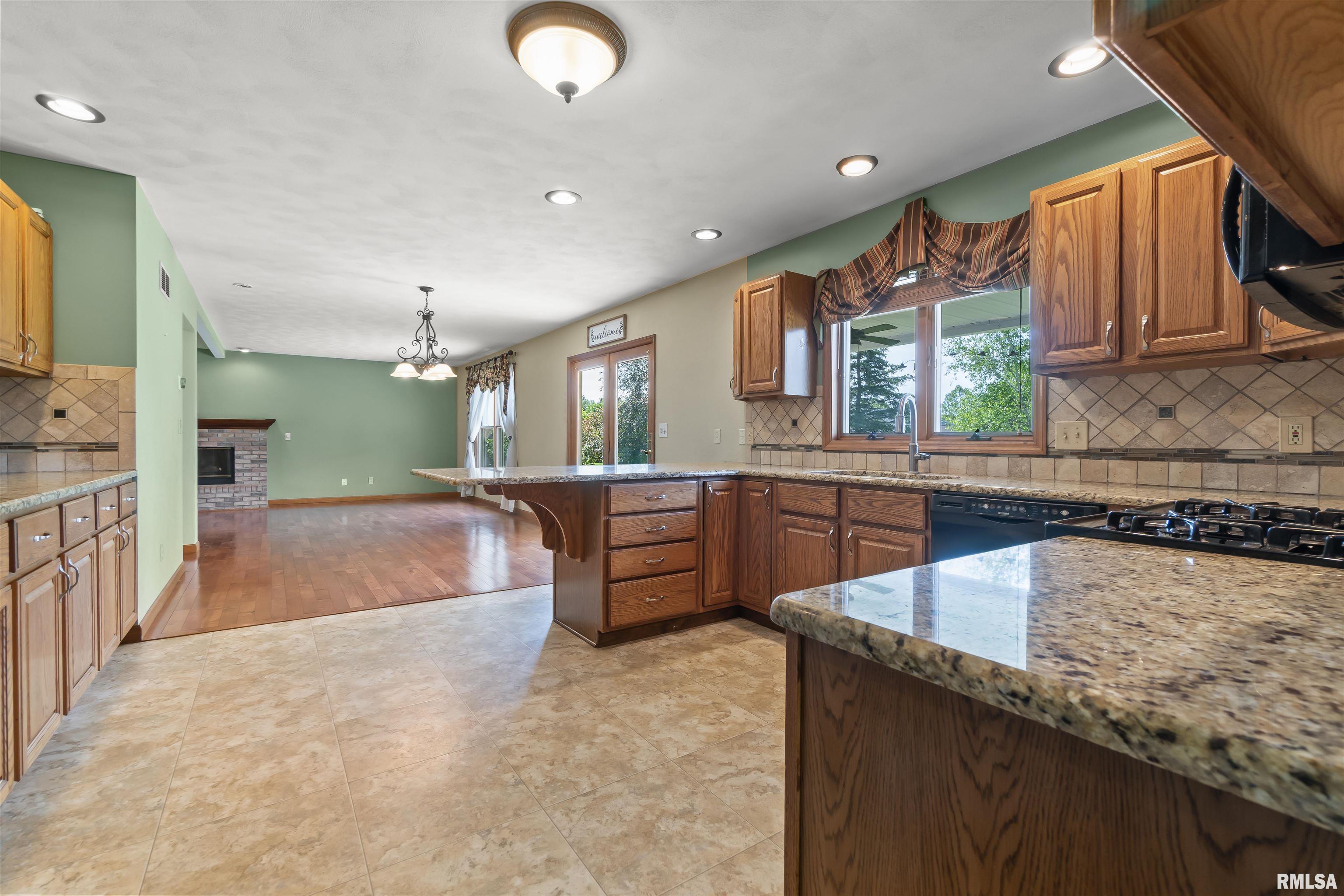 904 Dogwood Drive, Washington, Illinois image 17