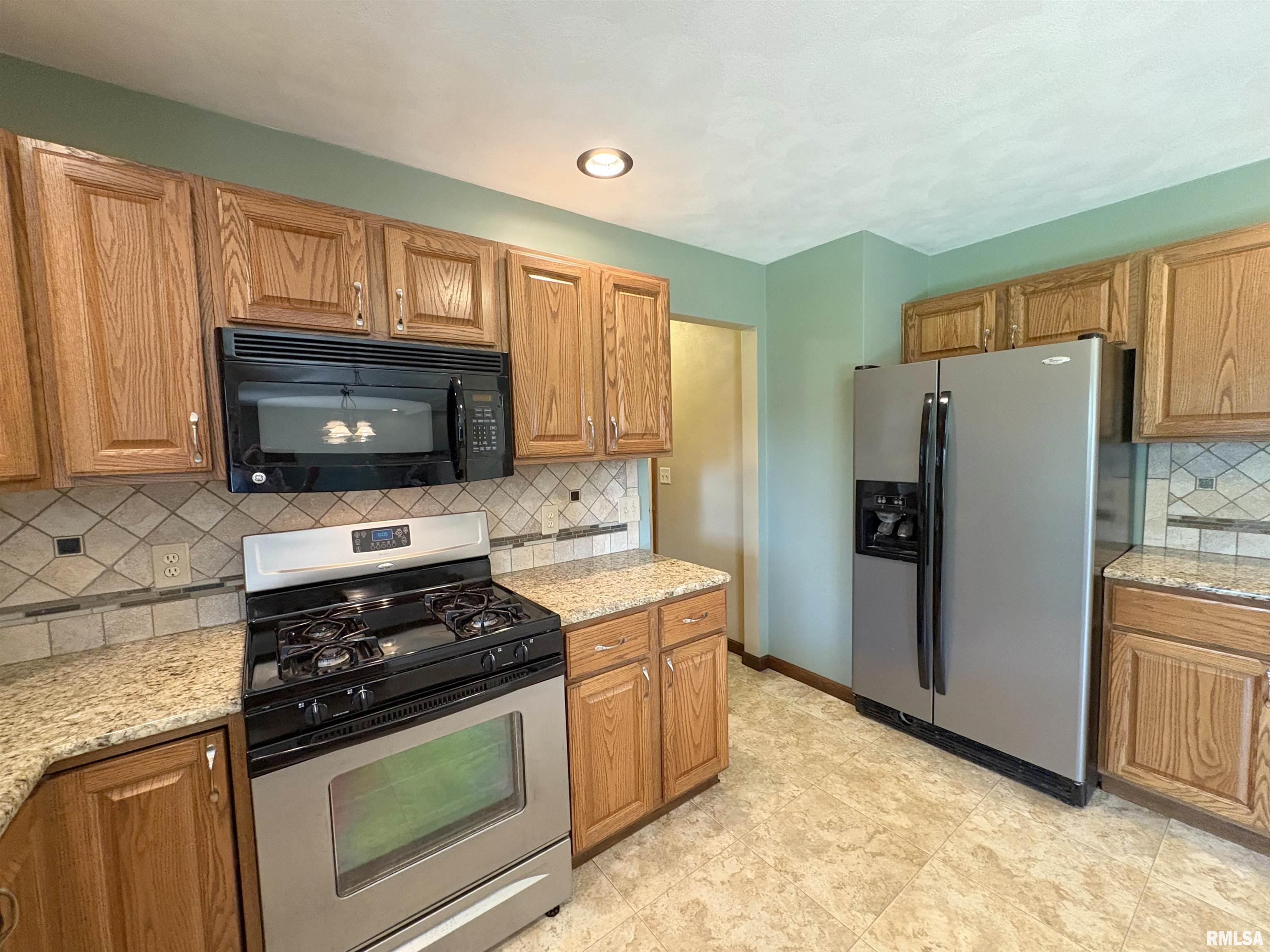 904 Dogwood Drive, Washington, Illinois image 16