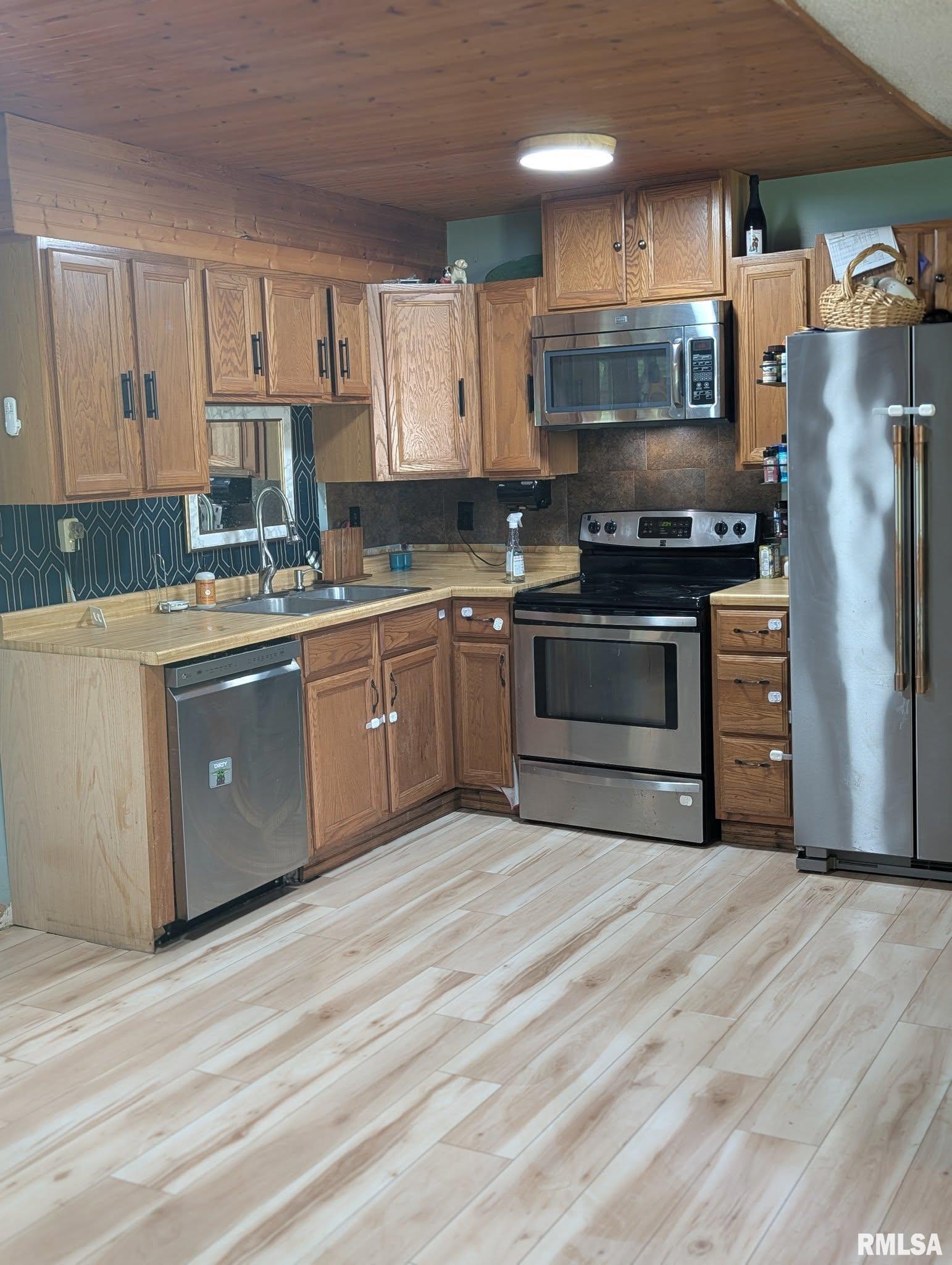 8271 Pigg Lane, Thompsonville, Illinois image 2