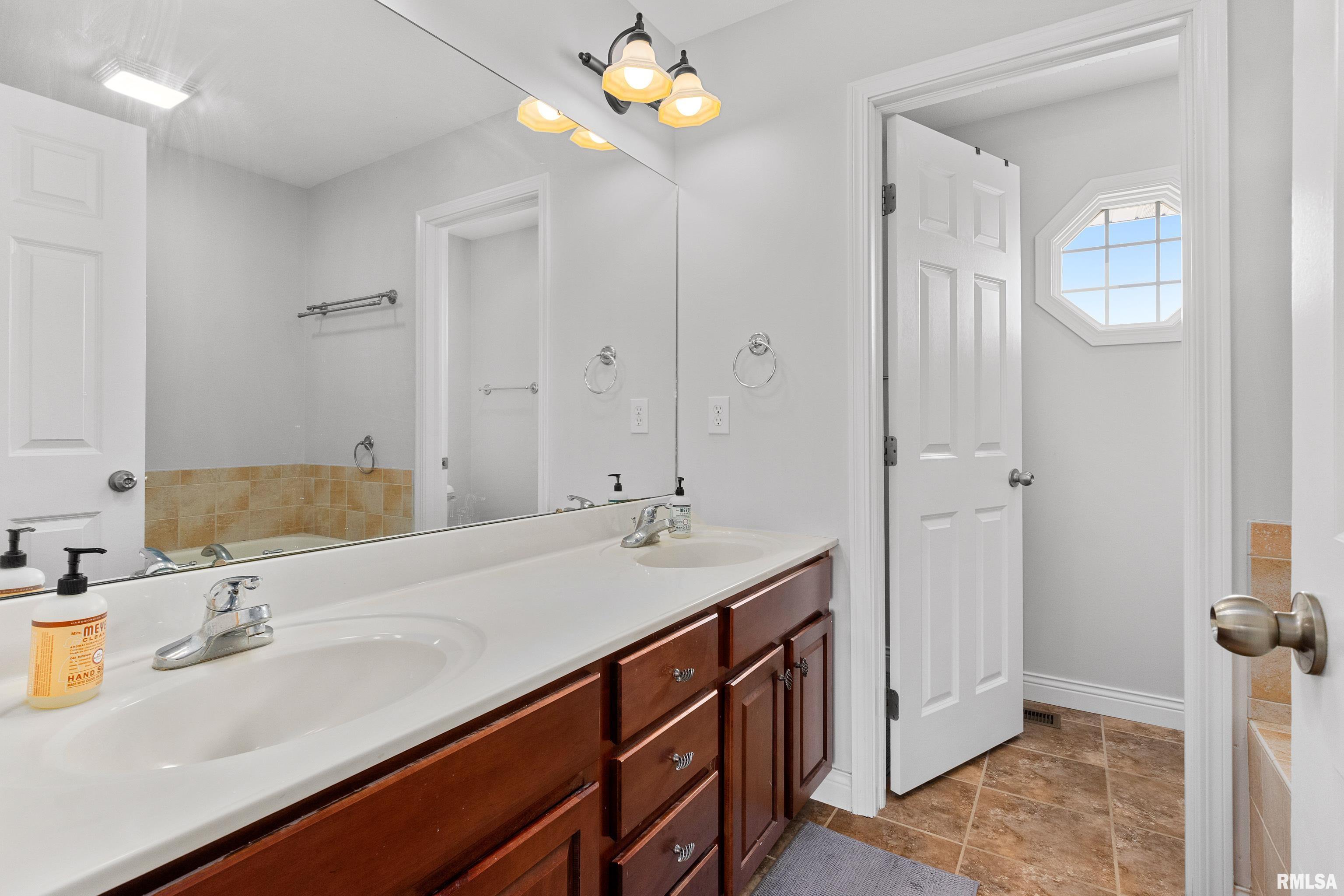 1509 Kelsey Street, Washington, Illinois image 32