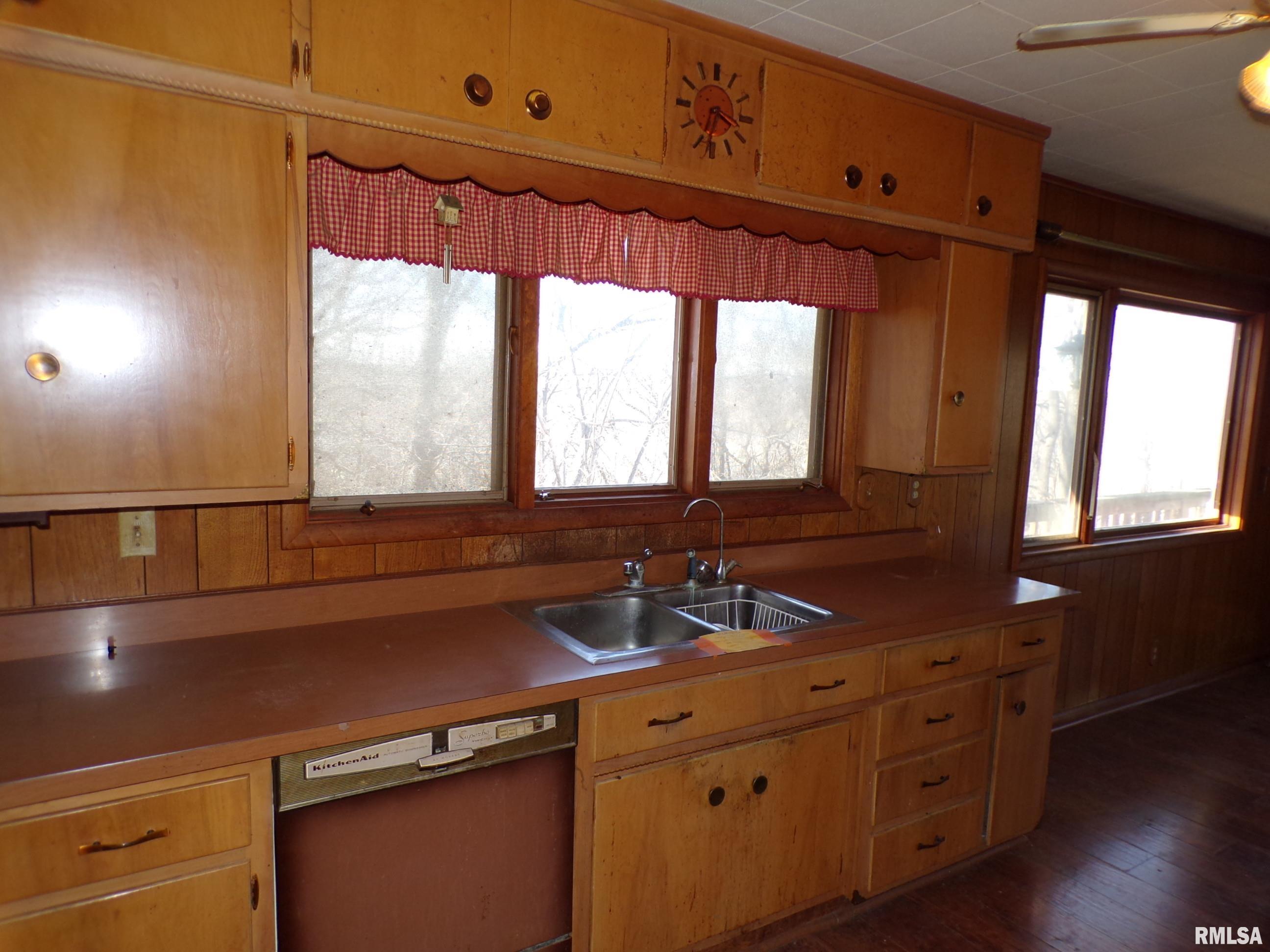 7 Forestview Drive, Coal Valley, Illinois image 5