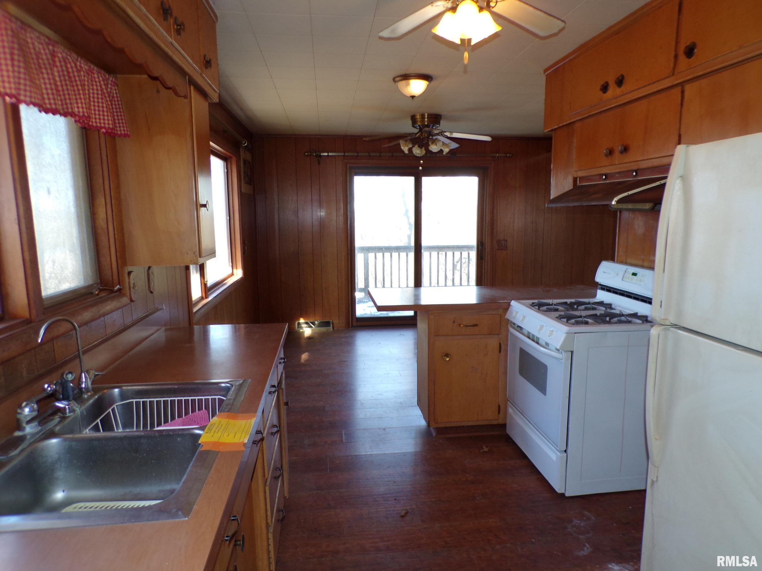 7 Forestview Drive, Coal Valley, Illinois image 4