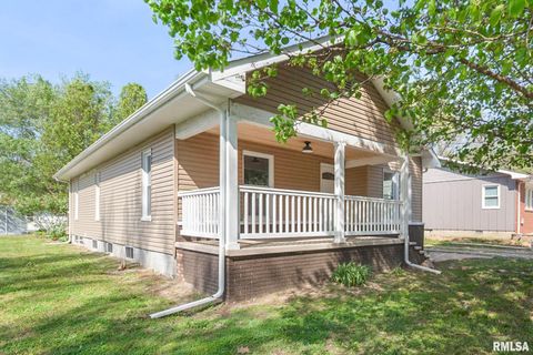 Photo of 503 W REED Street, Benton, IL 62812 (MLS # PA1265536)