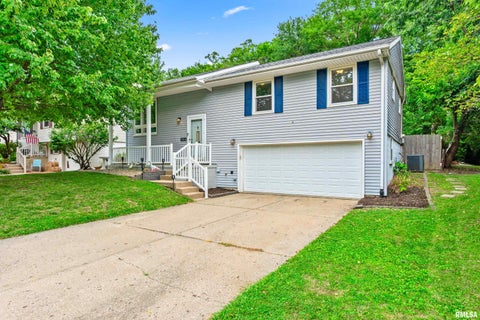 Homes For Sale - 5814 N Keenland Avenue<br/> Peoria, IL 61614
