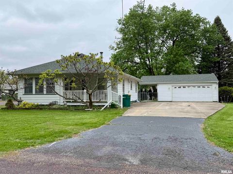 Photo of 790 OAK Street, Galesburg, IL 61401 (MLS # CA1043300)
