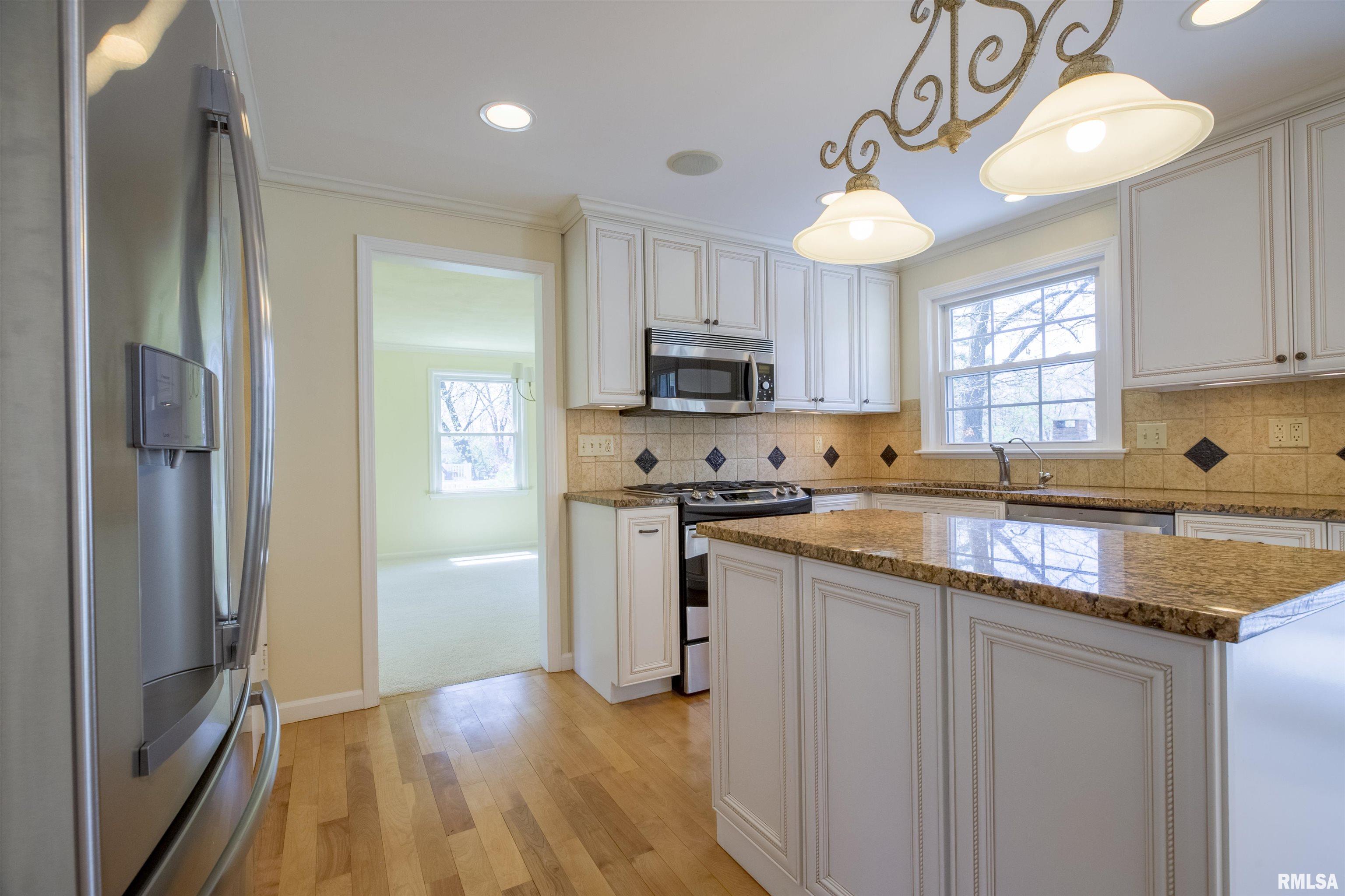 6613 N Greenmont Road, Peoria, Illinois image 15