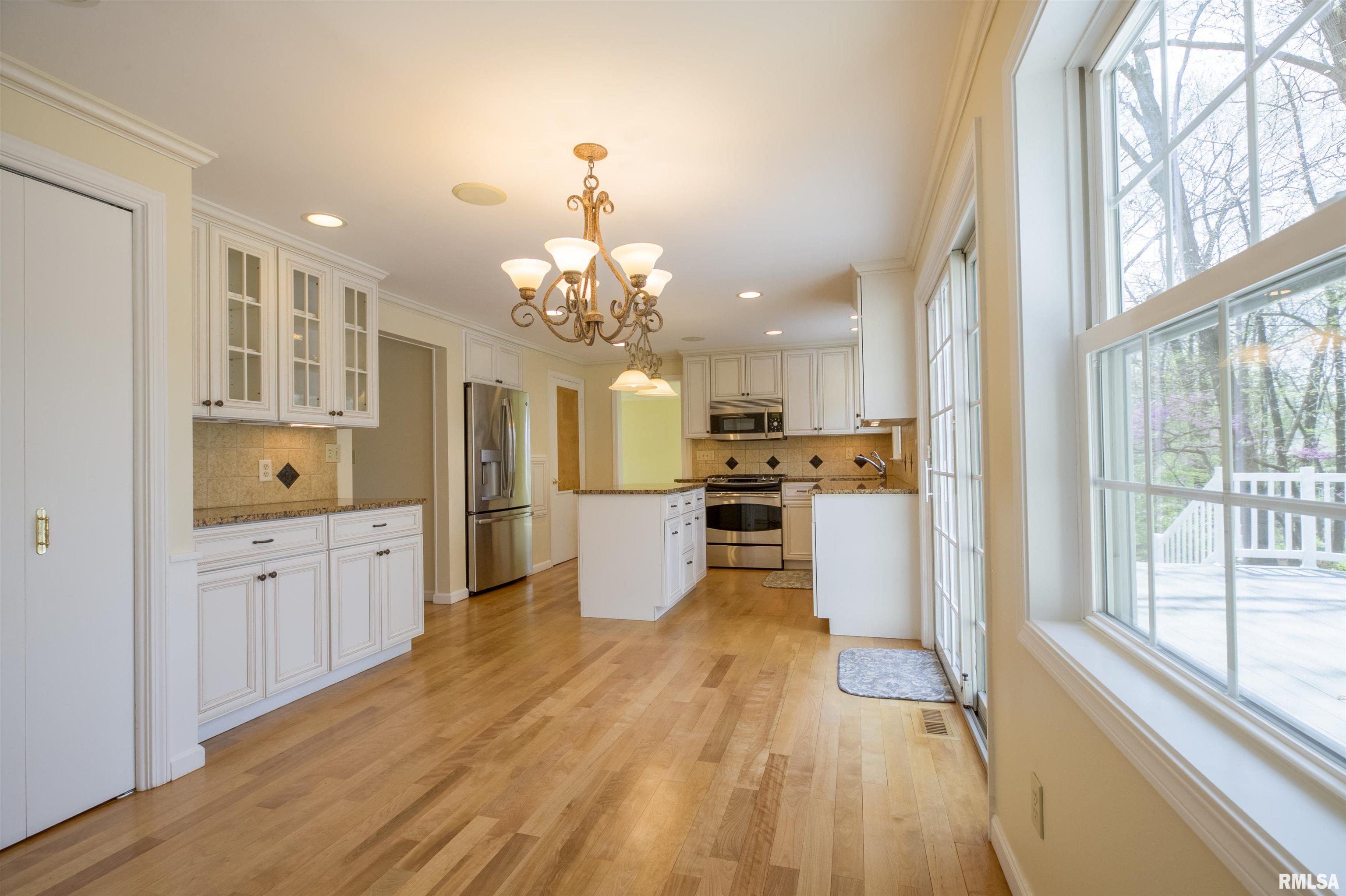 6613 N Greenmont Road, Peoria, Illinois image 13