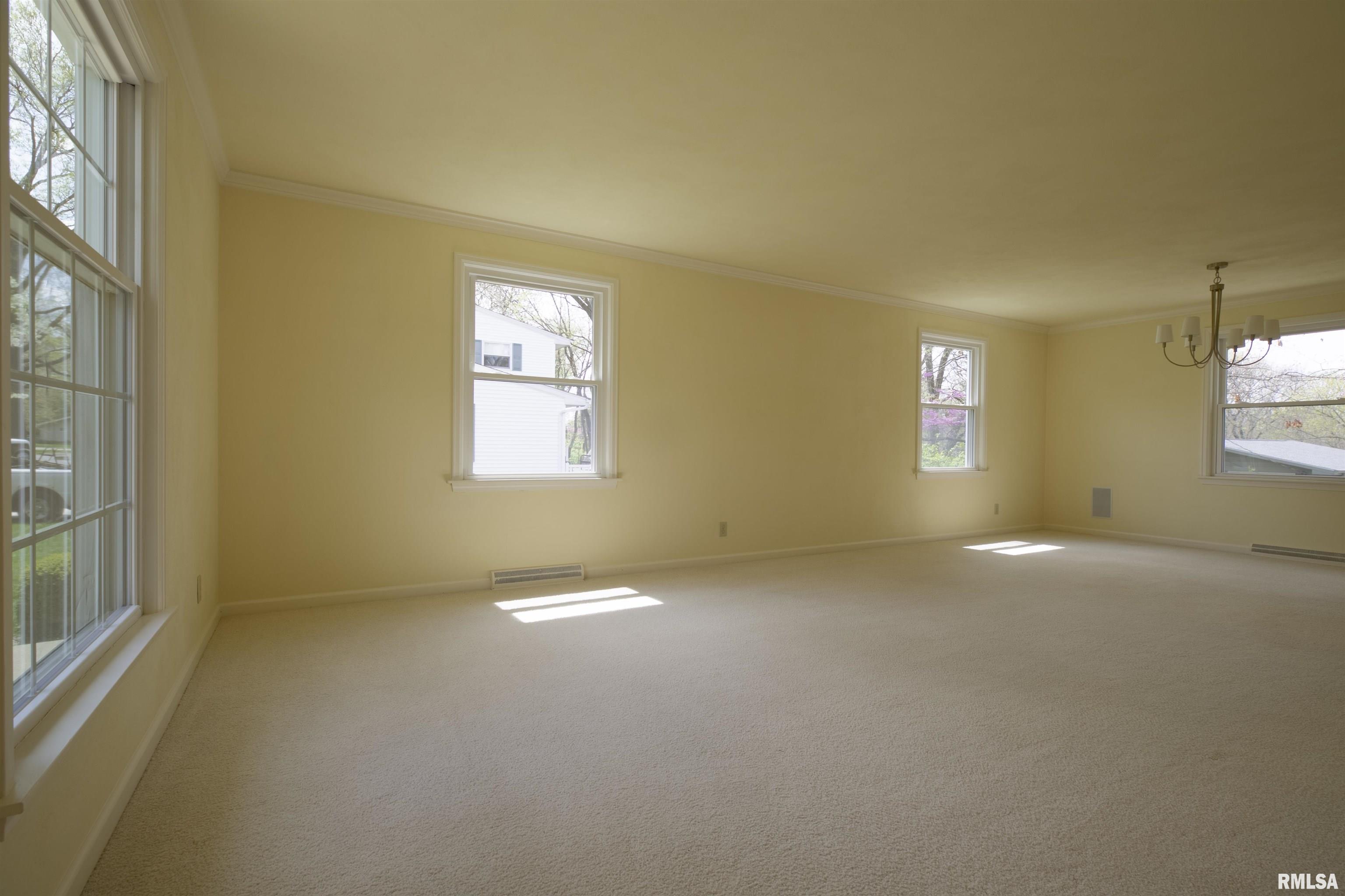 6613 N Greenmont Road, Peoria, Illinois image 24