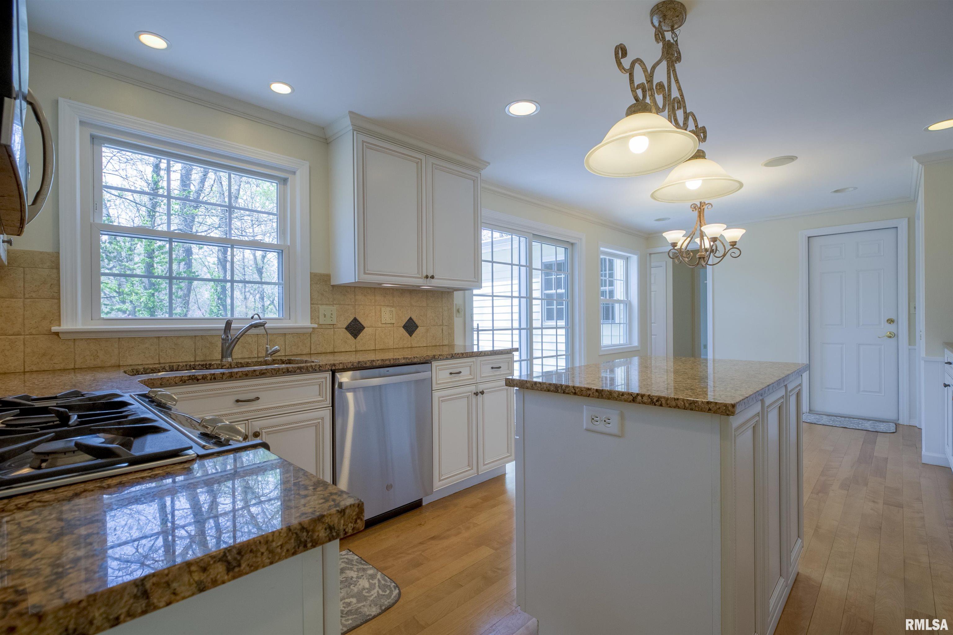 6613 N Greenmont Road, Peoria, Illinois image 17