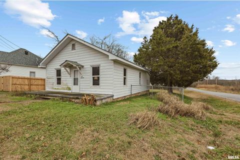 Homes For Sale - 1917 W Poplar Street<br/> Saline County, Harrisburg, IL 62946