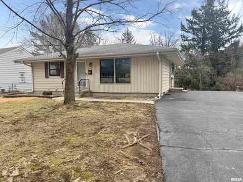Homes For Sale - 56 Southwood Drive<br/> Decatur, IL 62521