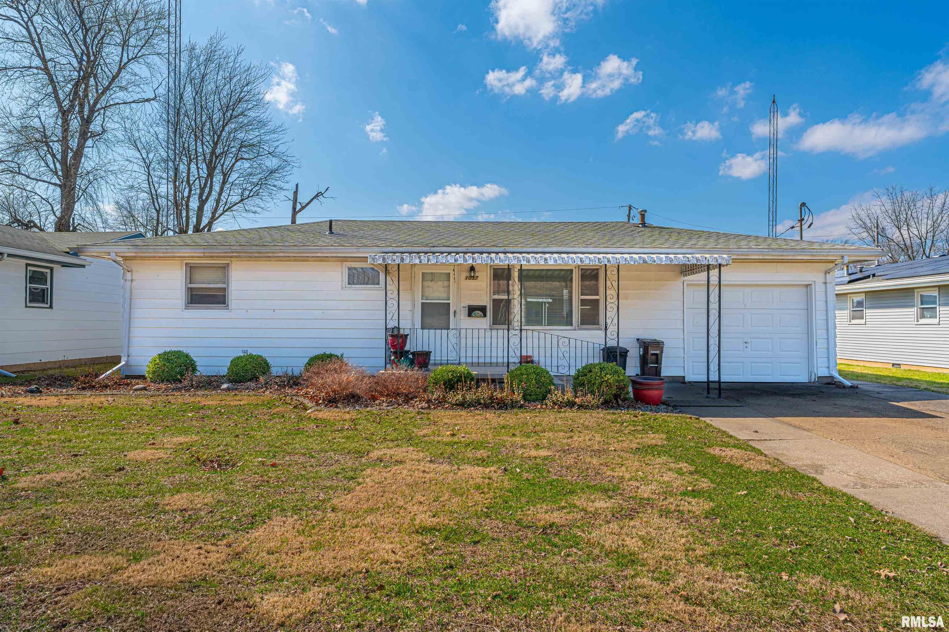 1037 N MADISON Street