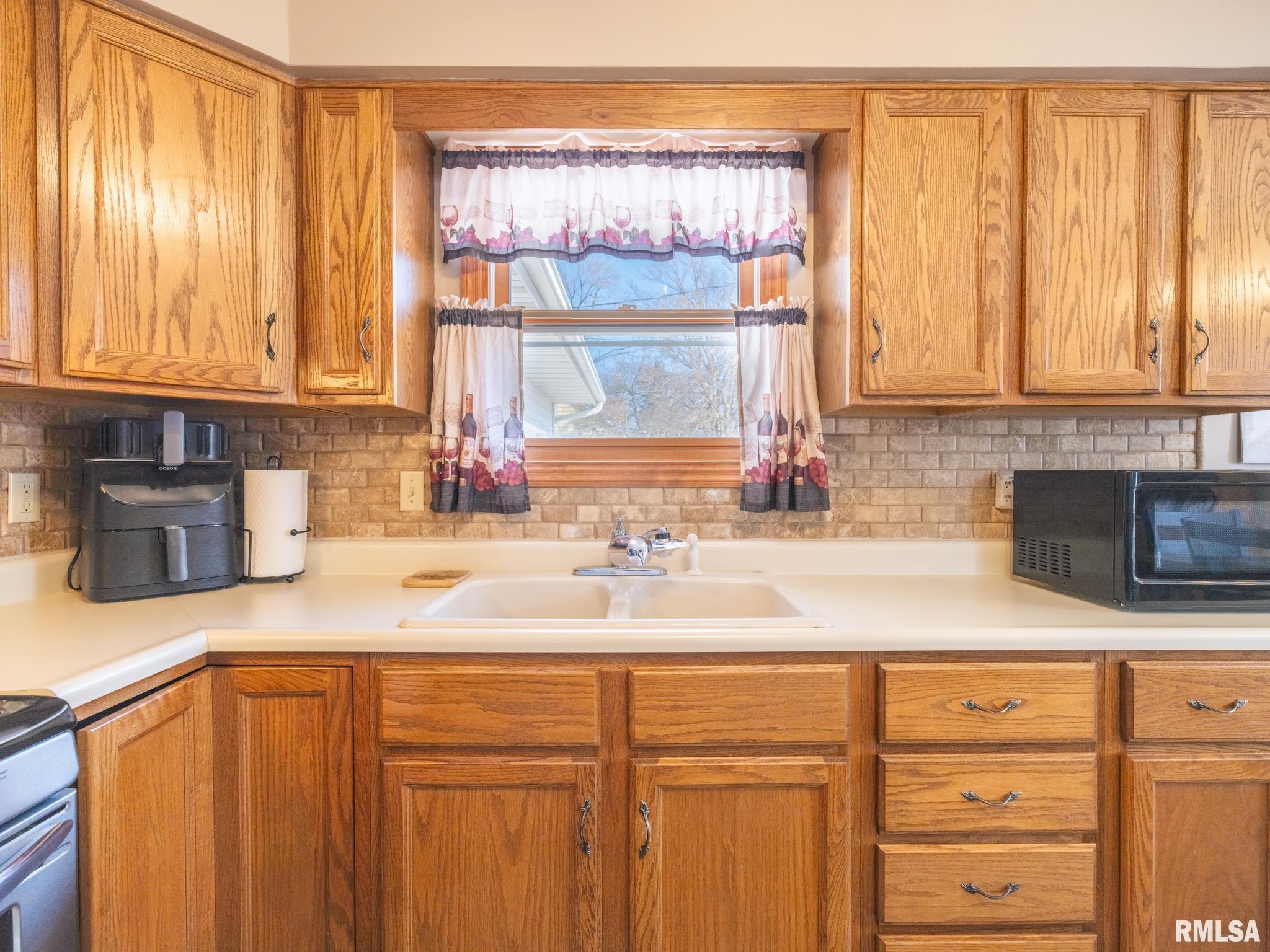 401 Morton Street, Creve Coeur, Illinois image 24